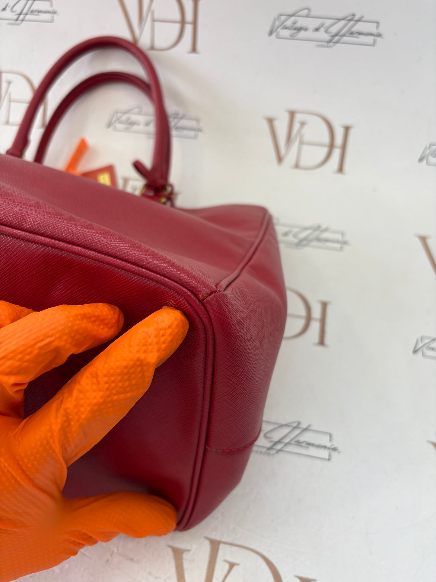 384300 - Prada Galleria Red
