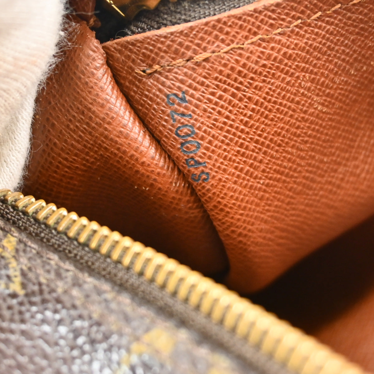 Louis Vuitton Papillon 26