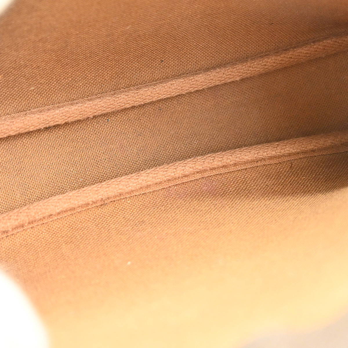 Louis Vuitton Pochette Monogram