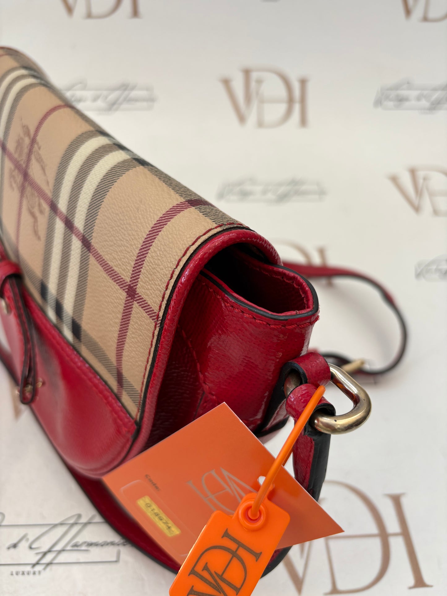 018974 - Burberry Red House