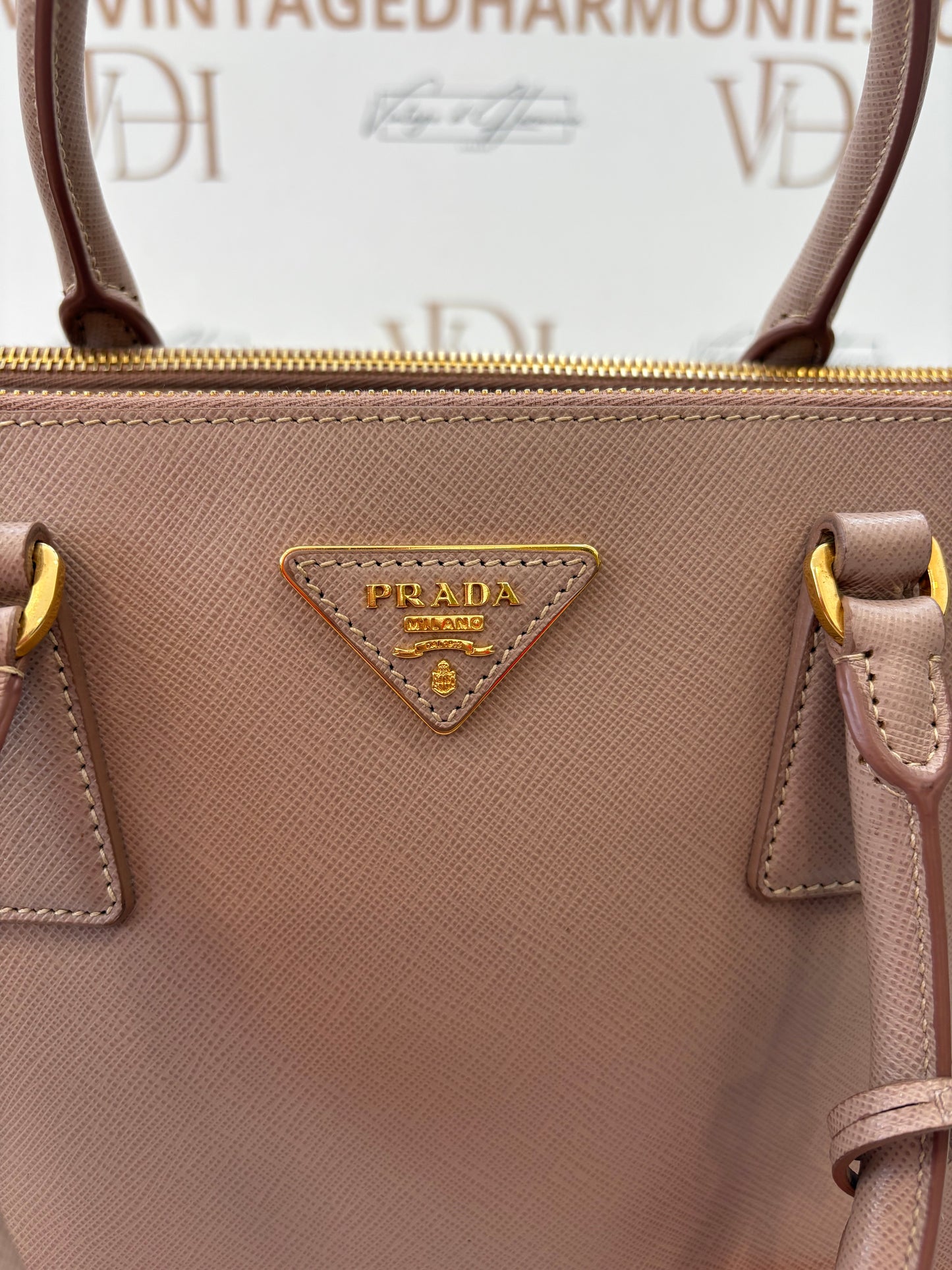 201296 - Prada Galleria