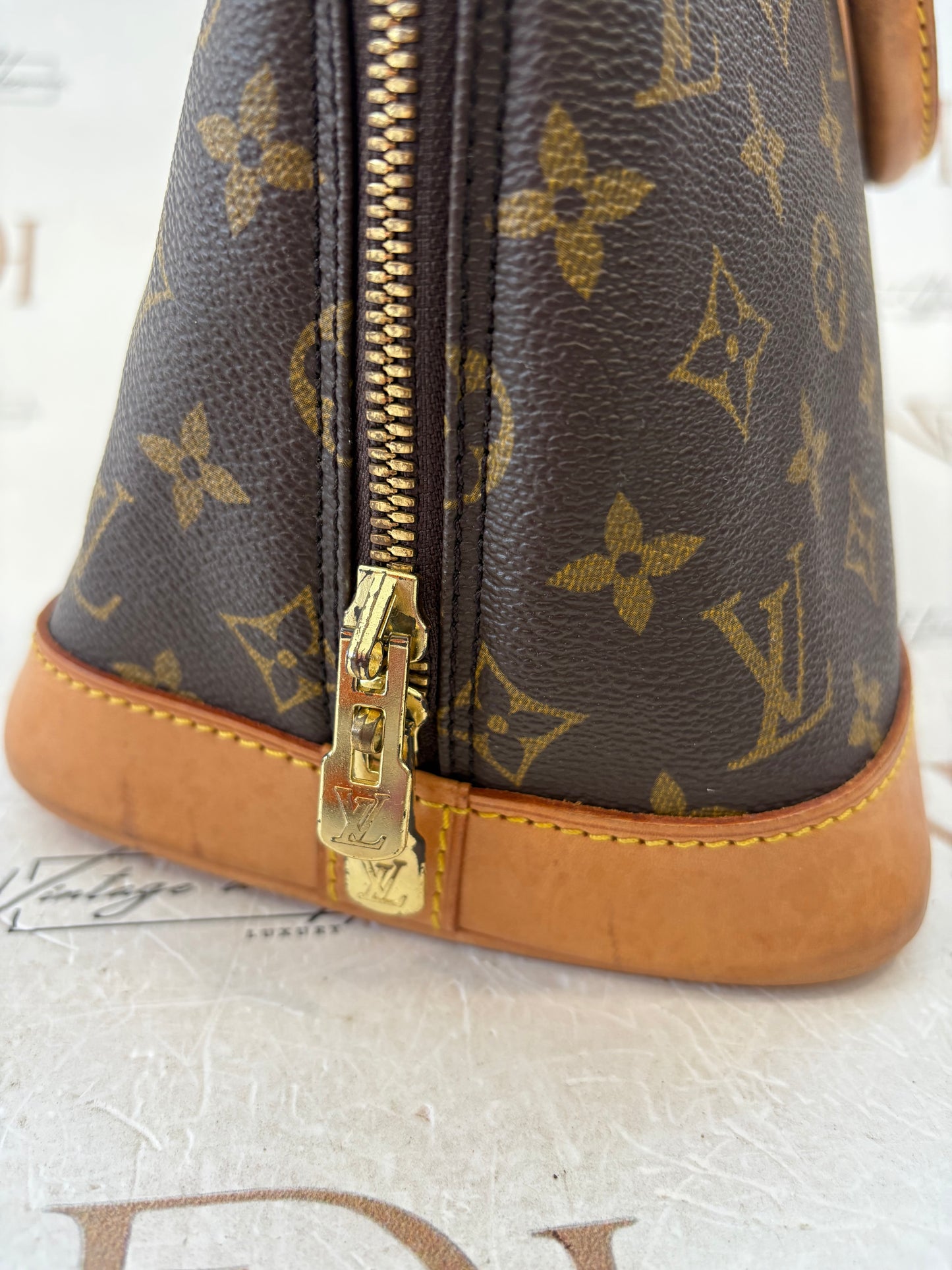 018279 - Louis Vuitton Alma
