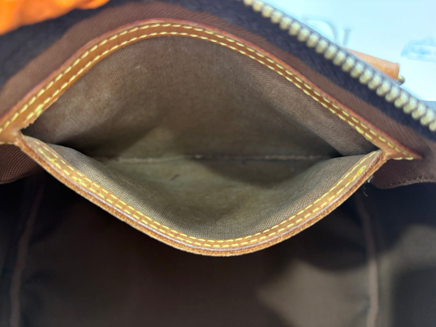018245 - Louis Vuitton Speedy 25