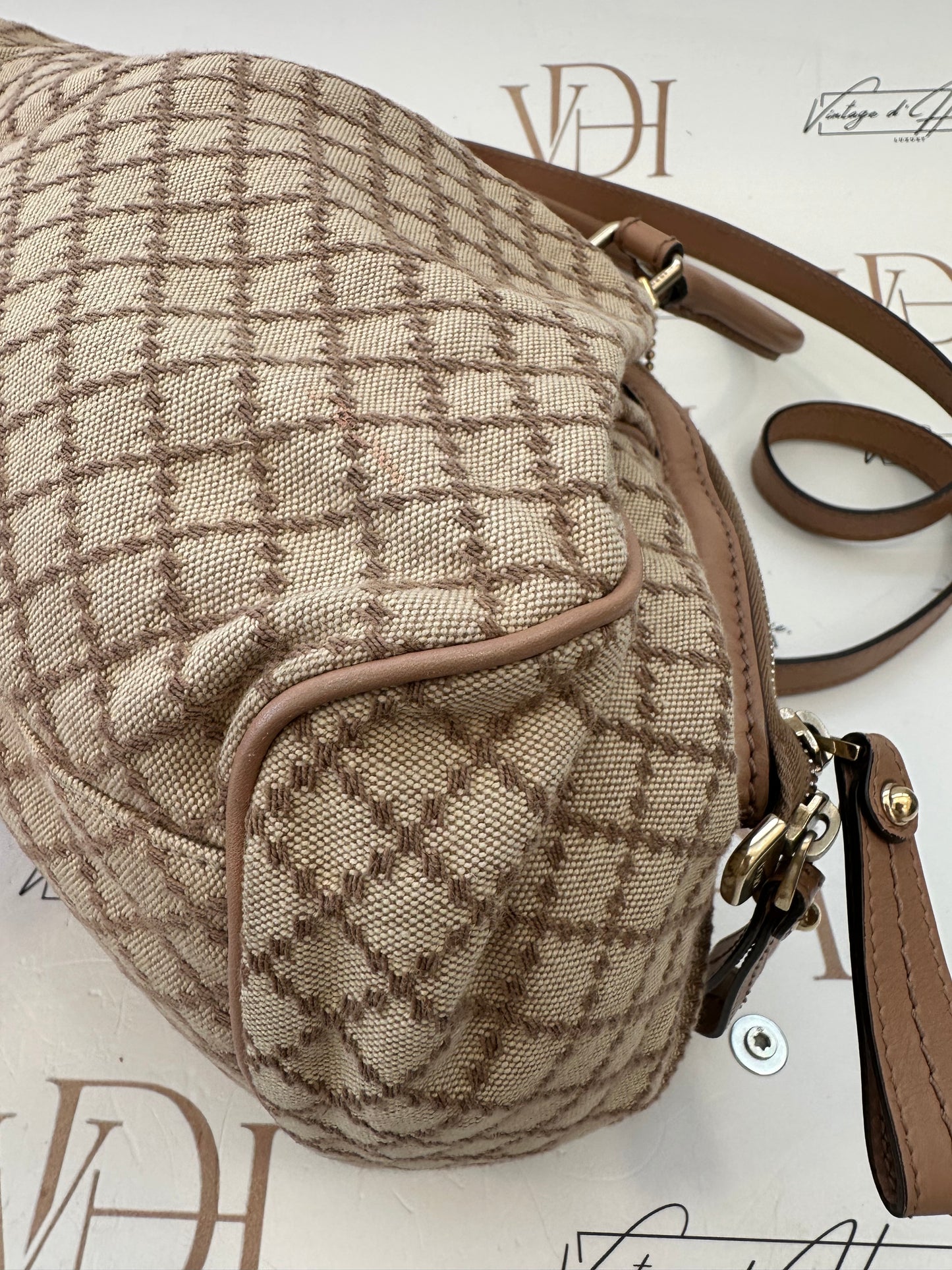 382532 - Gucci Sukey