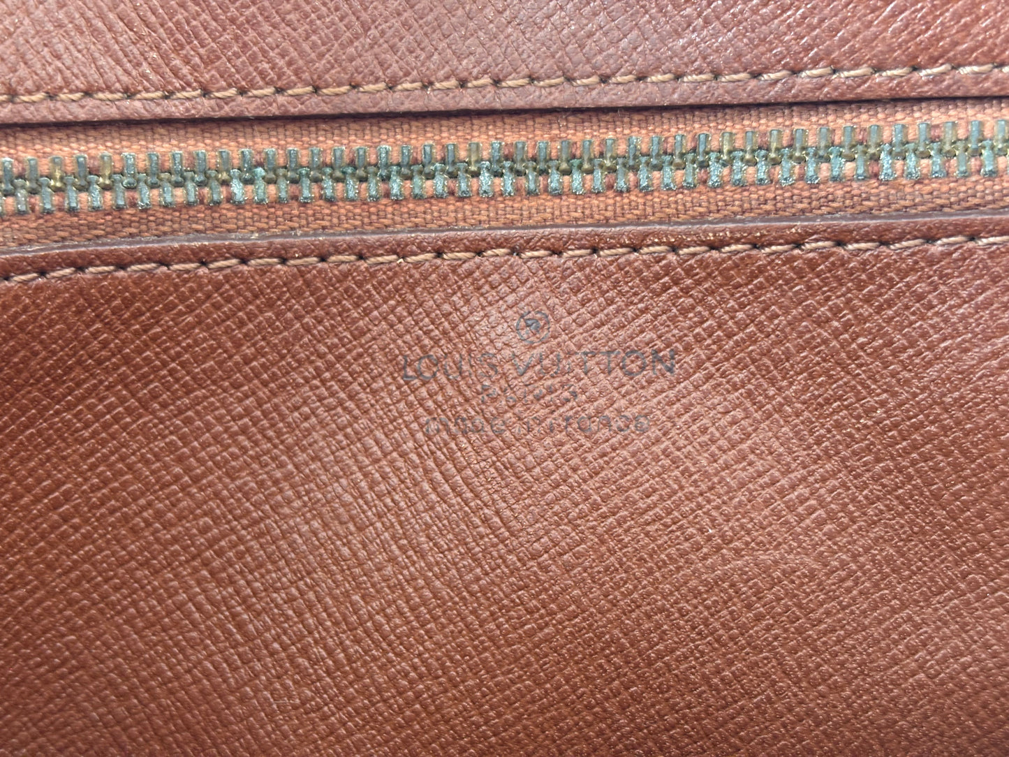 018203 - Louis Vuitton Trocadero 24
