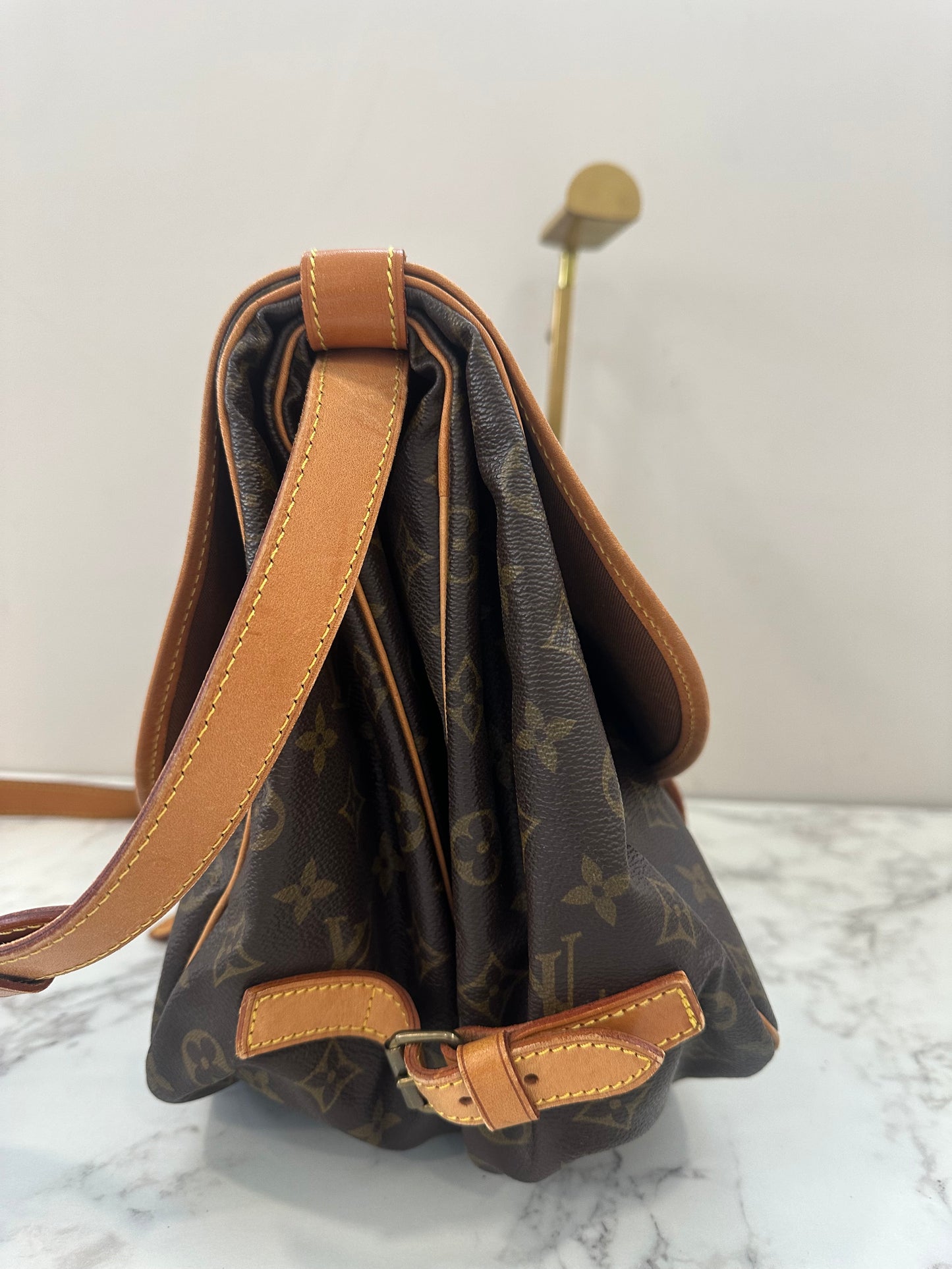 Louis Vuitton Saumur 35