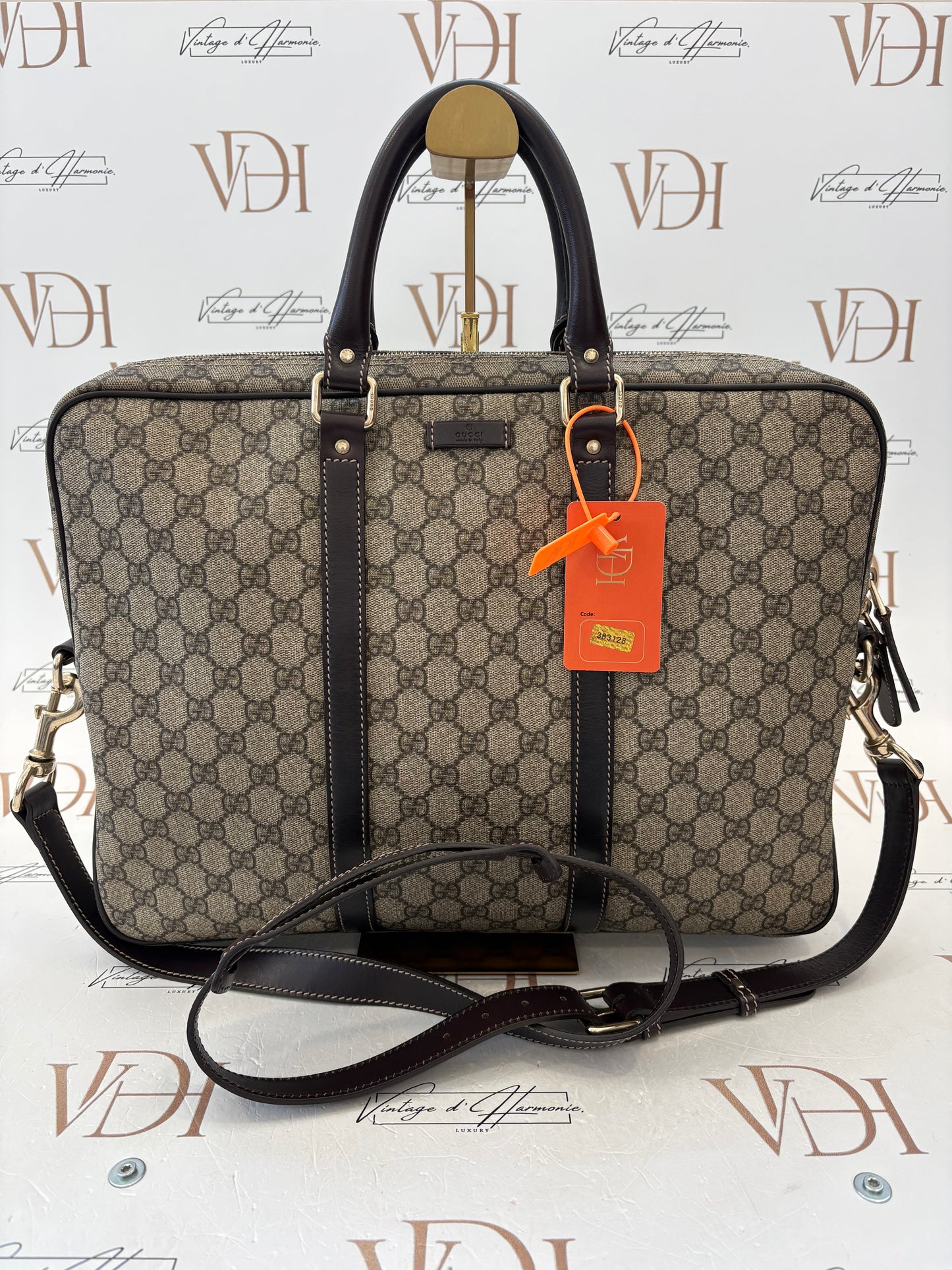 383128 - Gucci Messenger