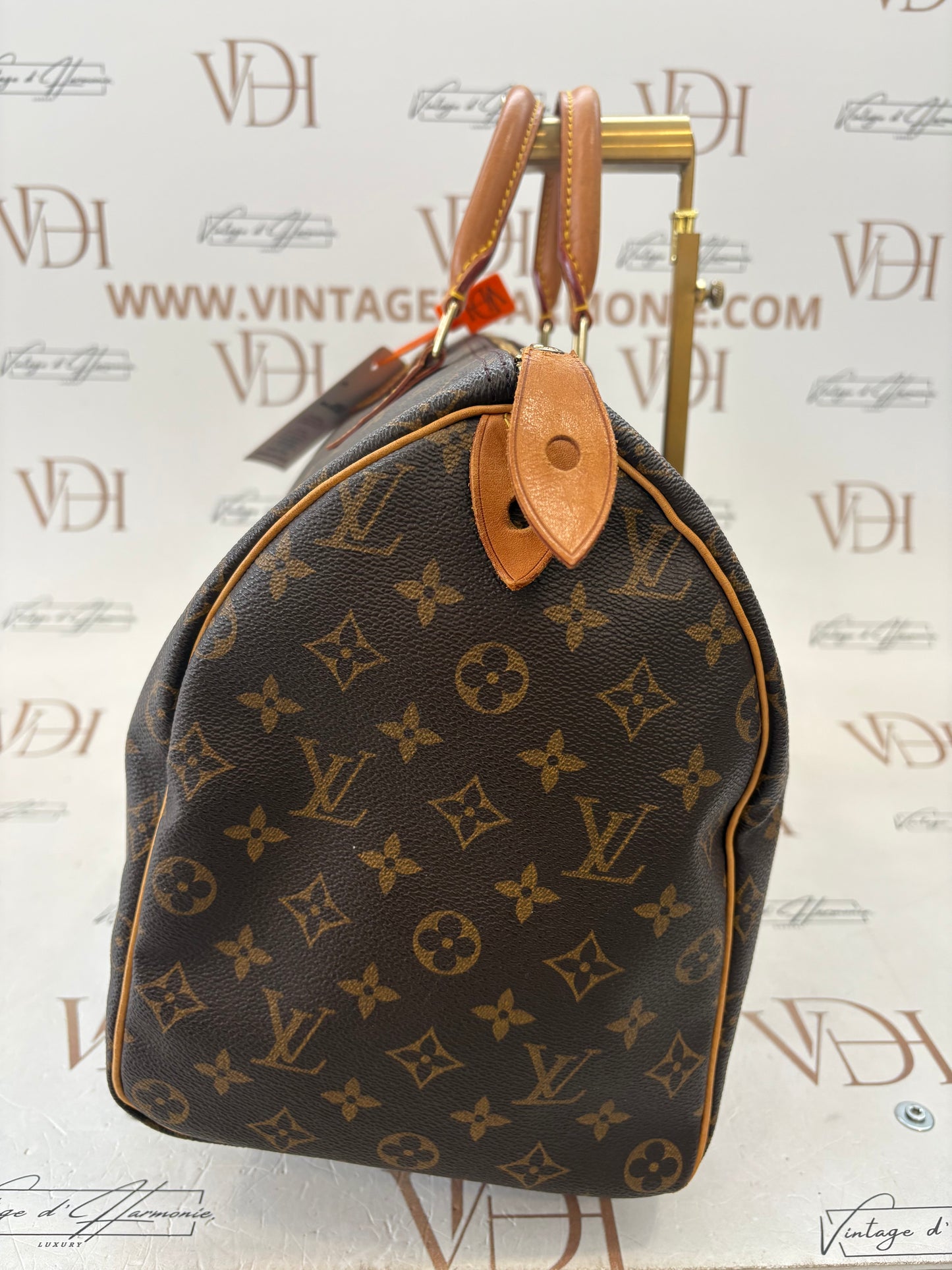 018820 - Louis Vuitton Speedy 40