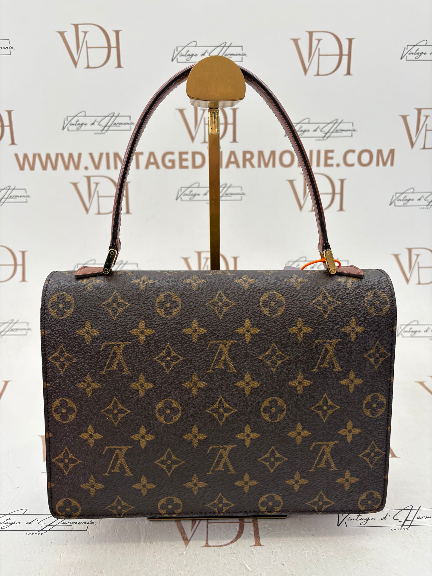 018366 - Louis Vuitton Concorde