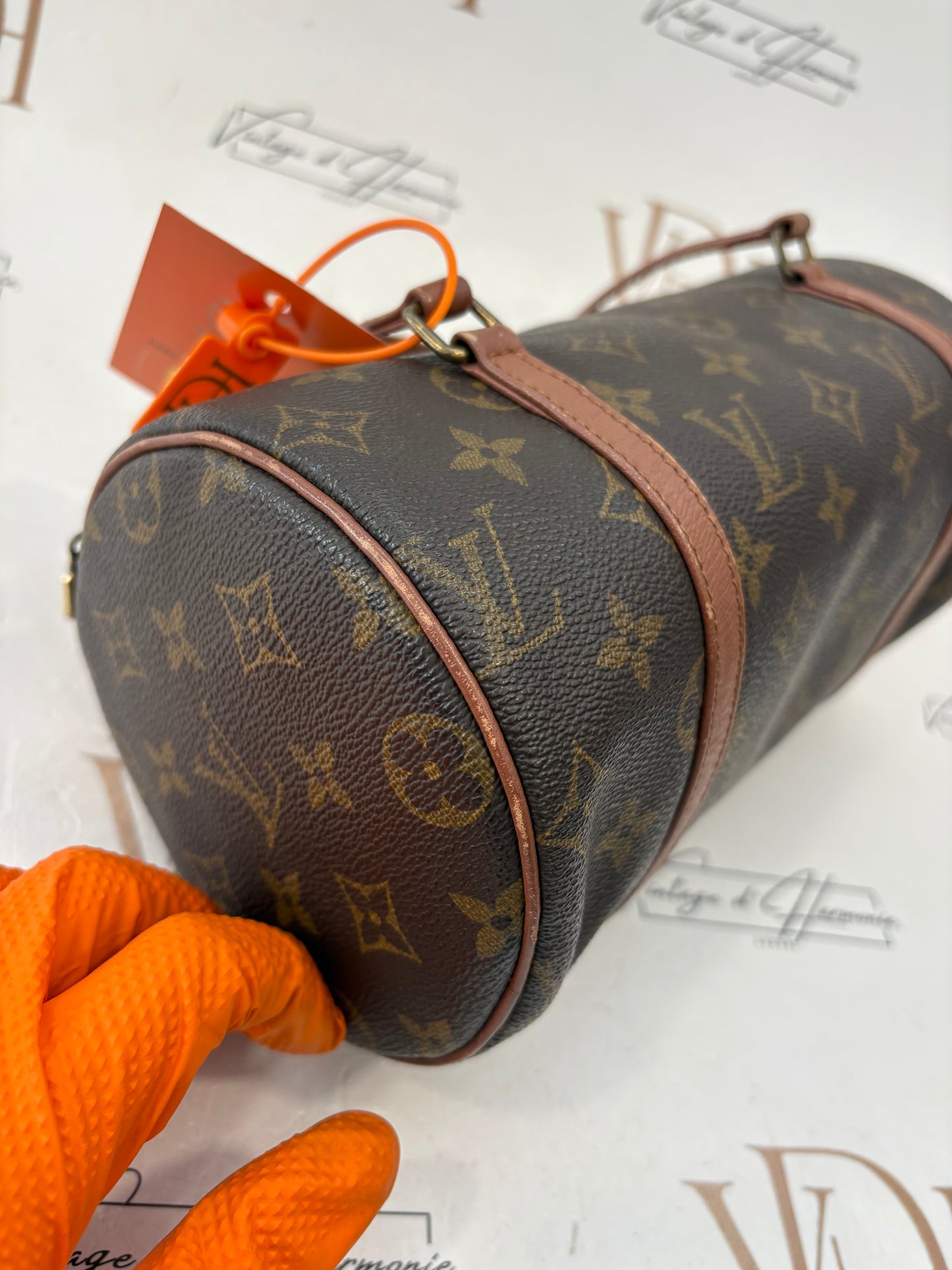 019007 - Louis Vuitton Papillon 26
