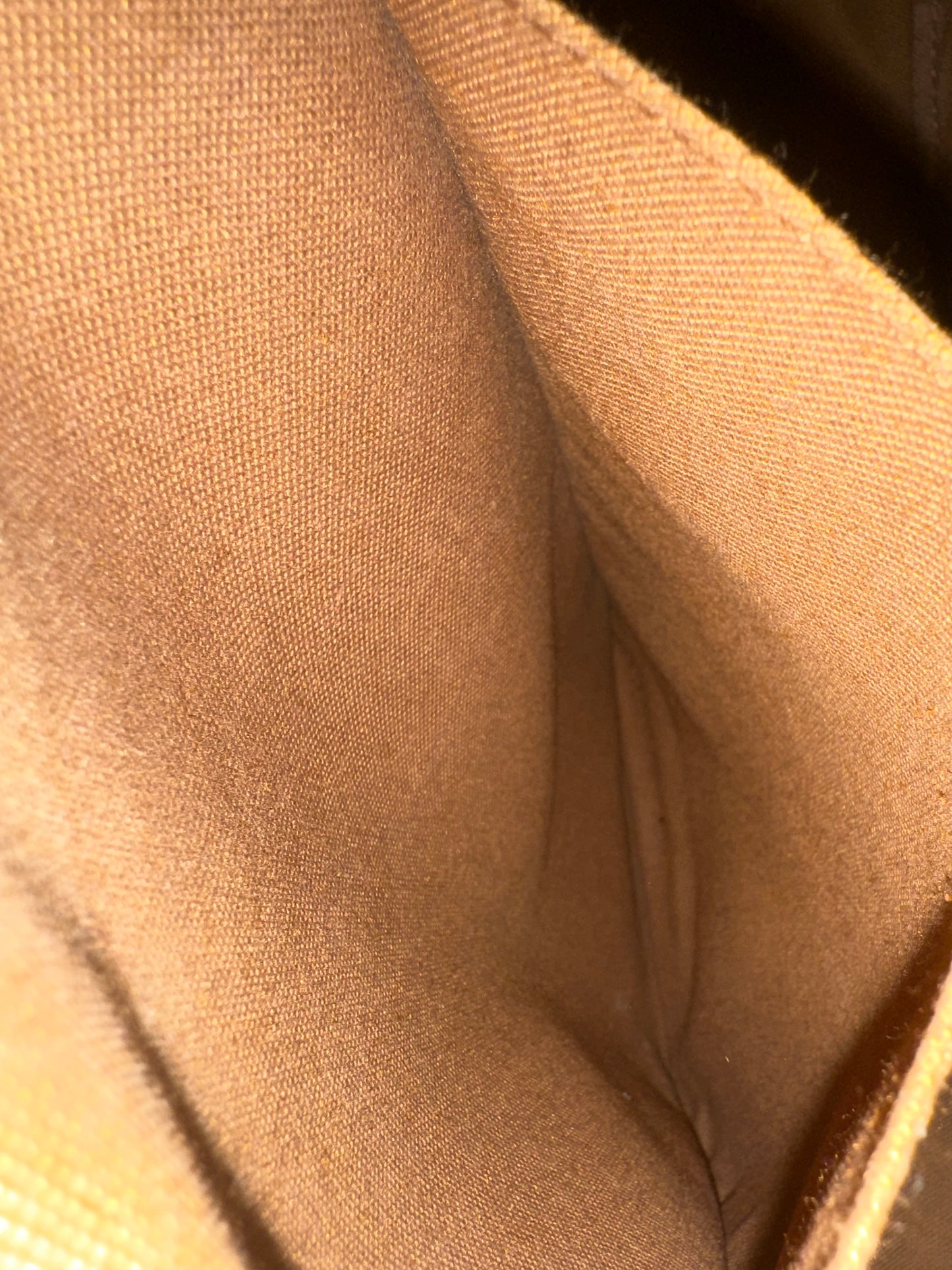 Louis Vuitton Saumur 35