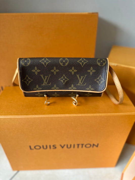Louis Vuitton Pochette Twin PM