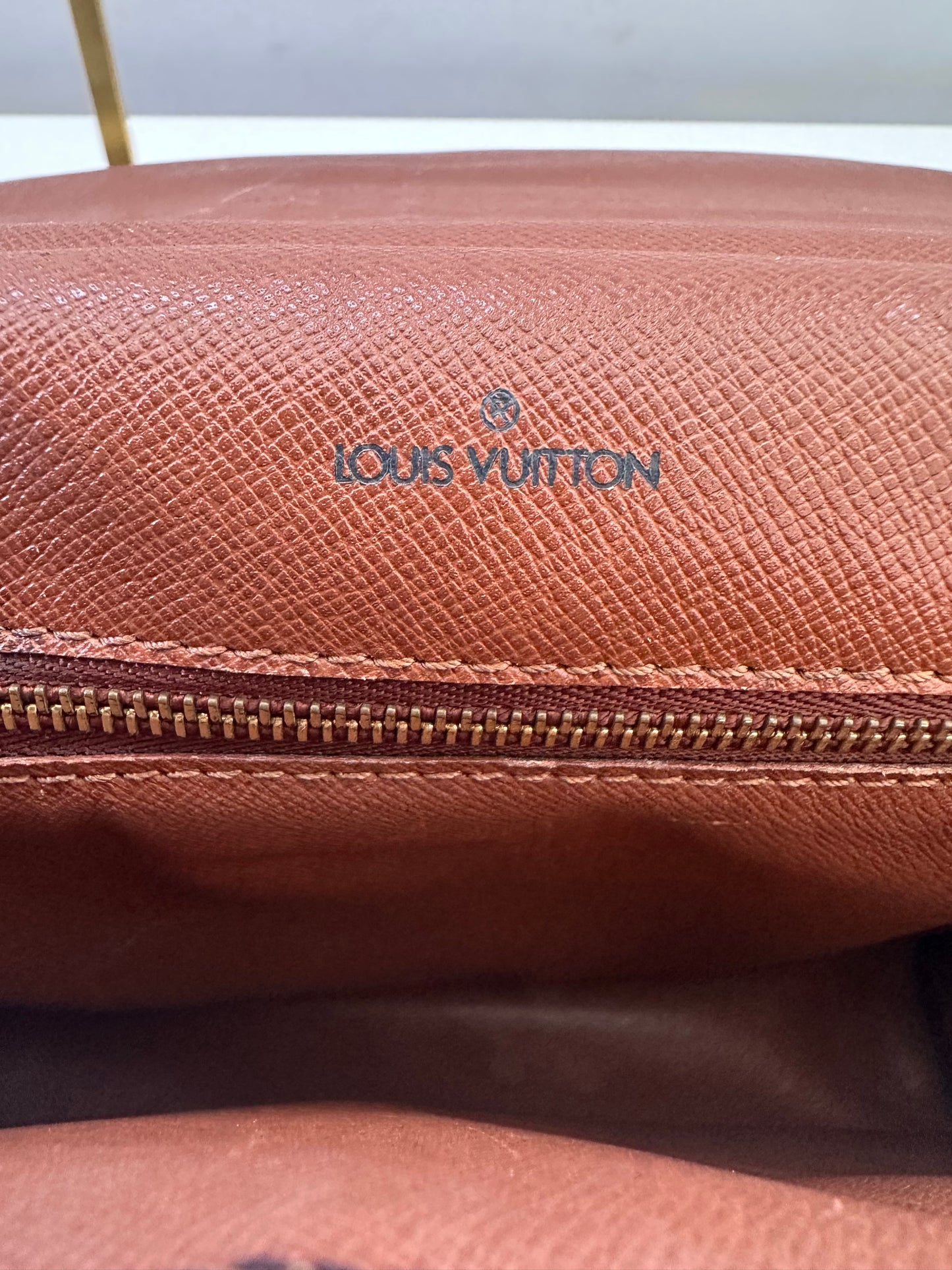 Louis Vuitton Monceau 28