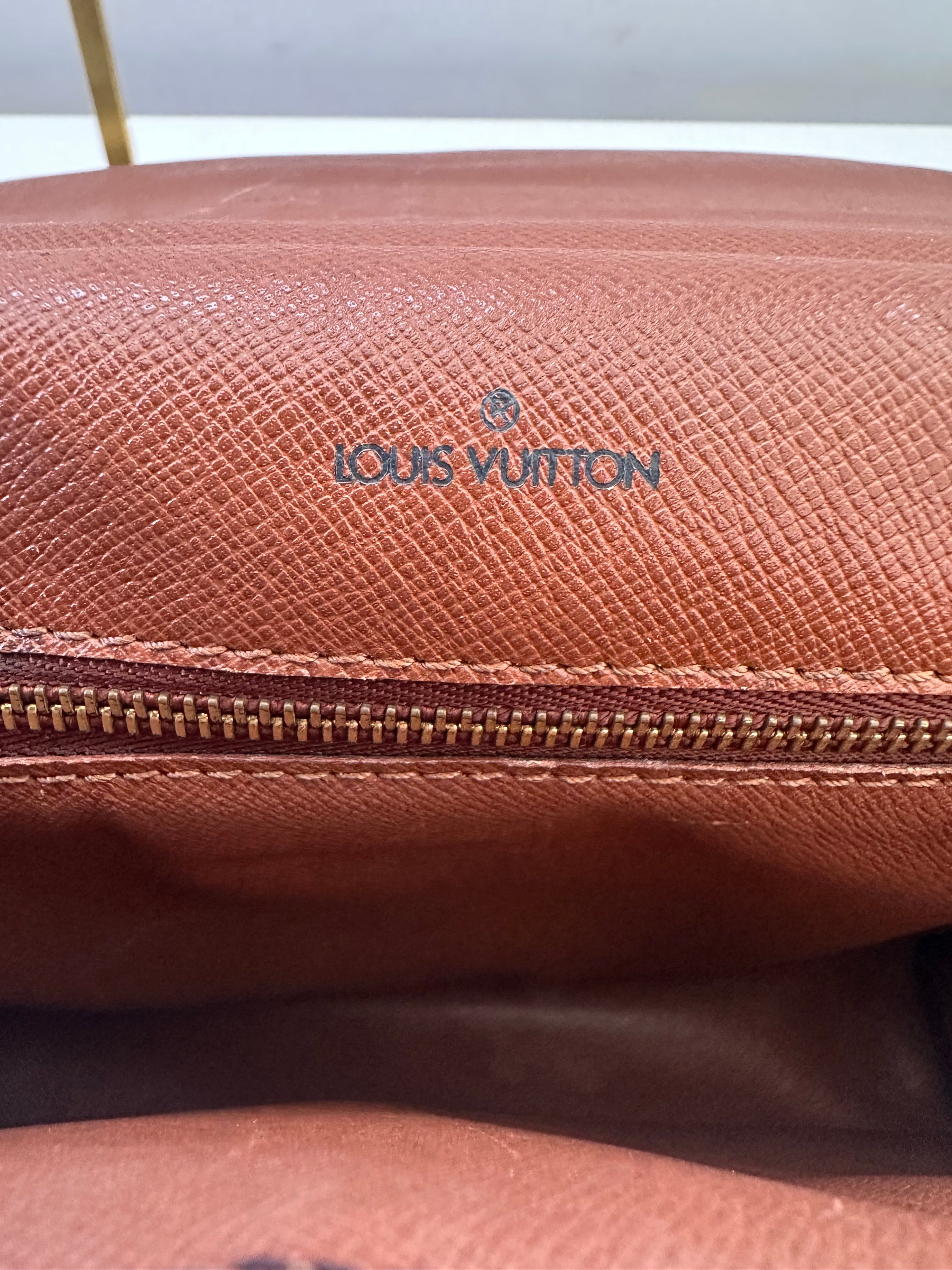 Louis Vuitton Monceau 28