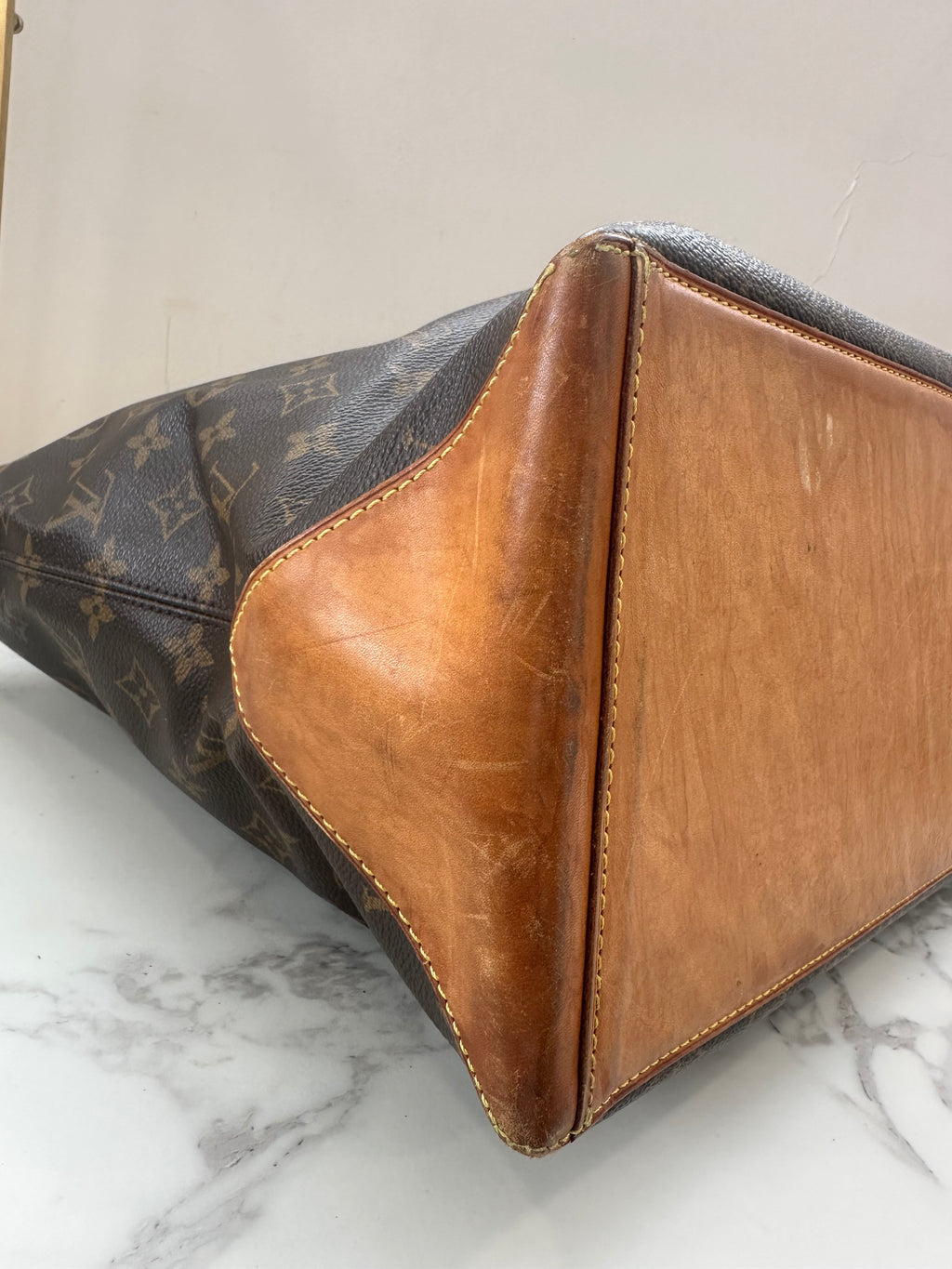 Louis Vuitton Cabas Mezzo