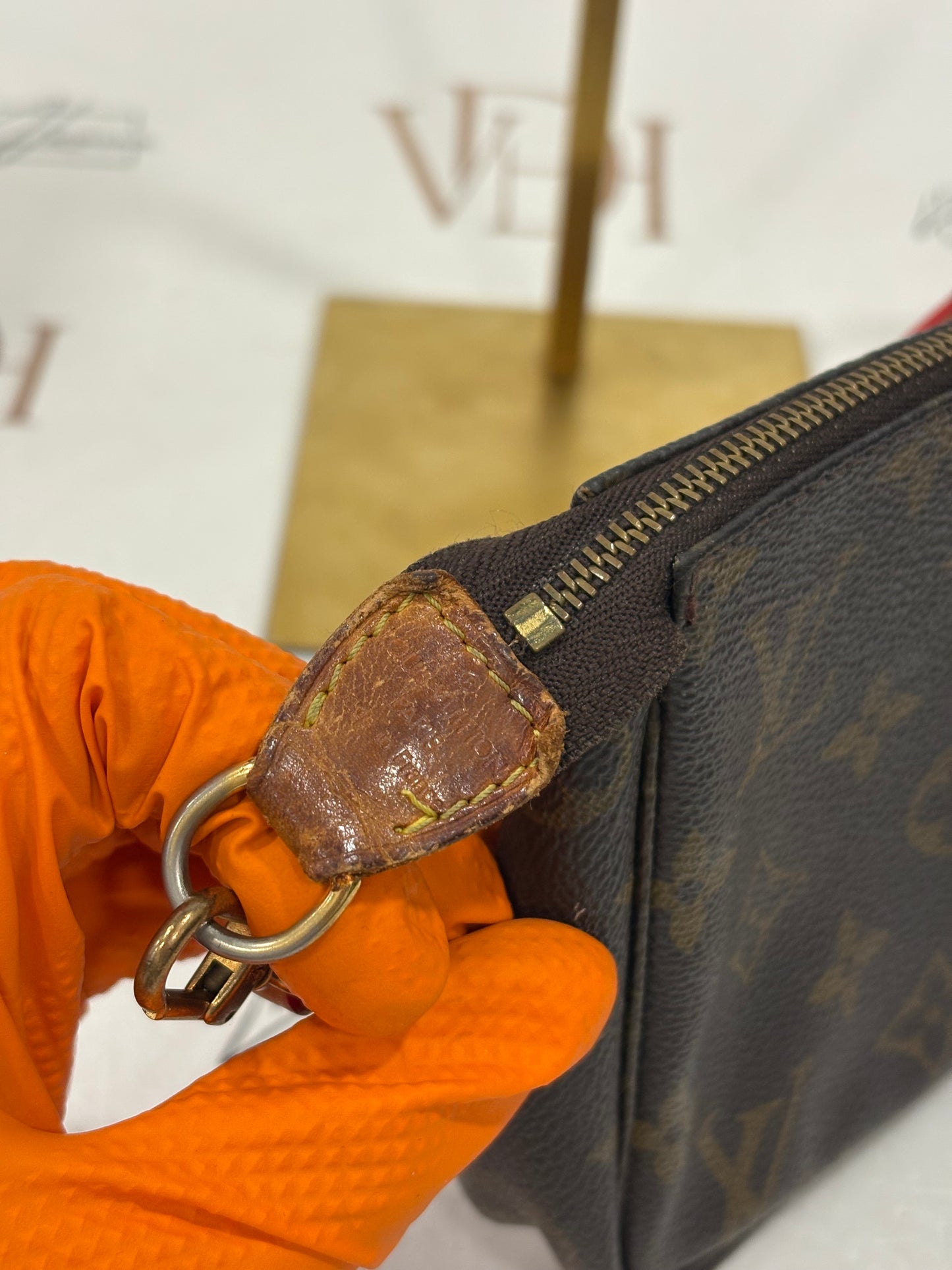 018980 - Louis Vuitton Pochette Accessoires