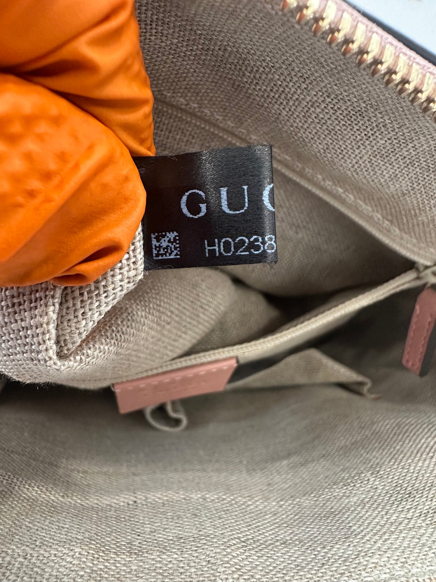 382745 - Gucci