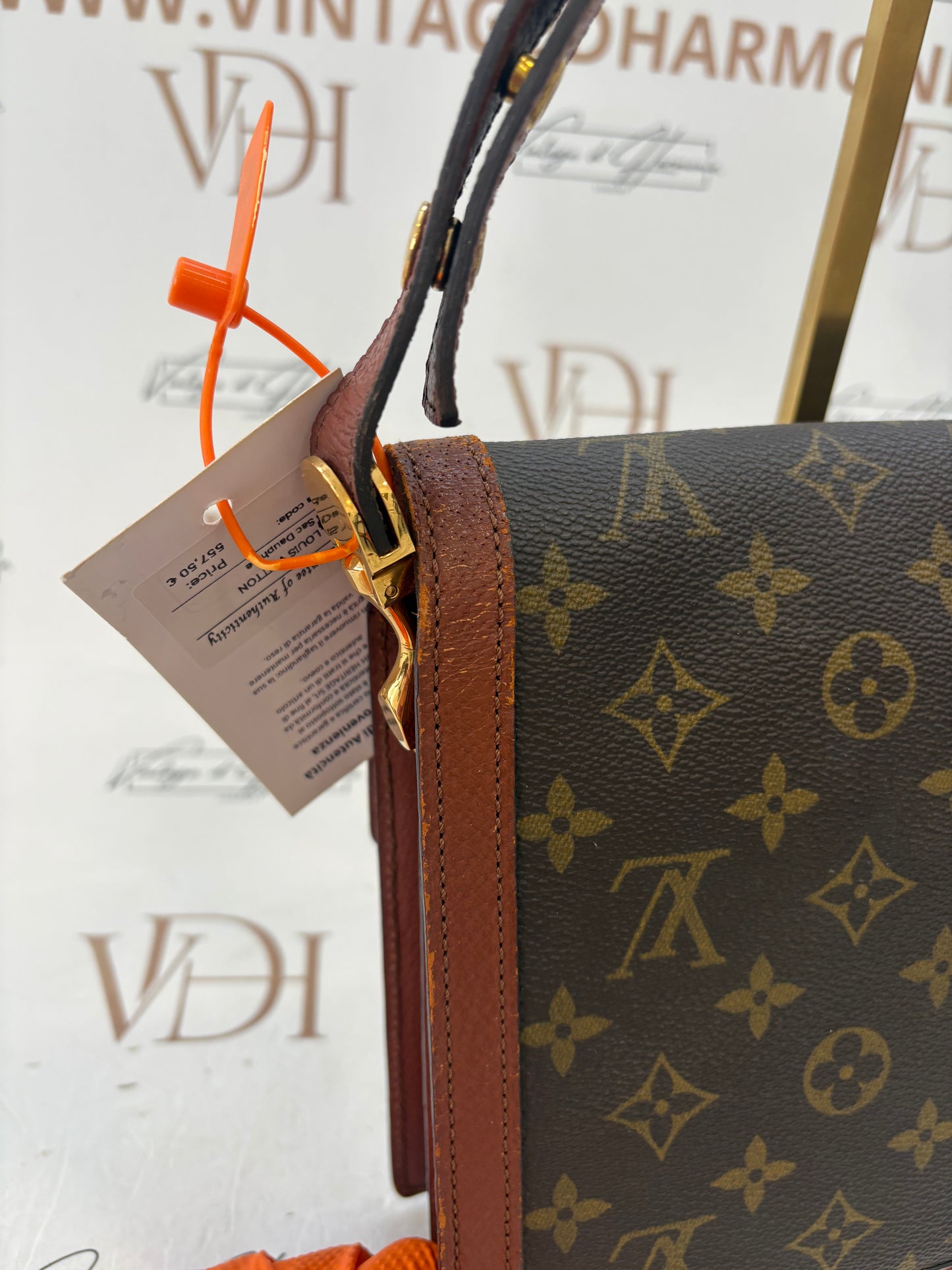 018845 - Louis Vuitton Sac Dauphine