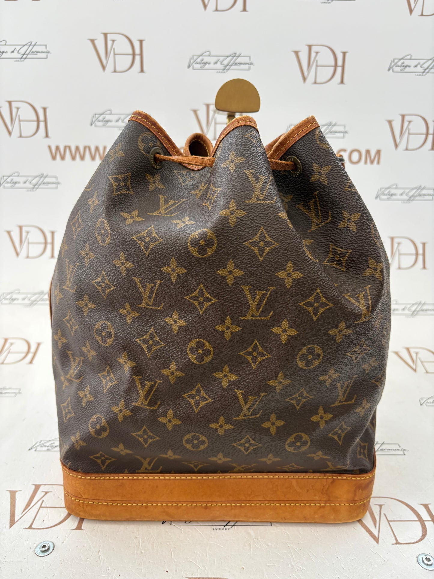 018290 - Louis Vuitton Noé