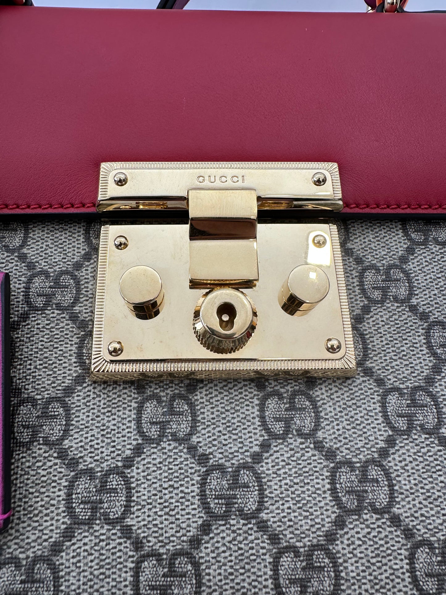 382992 - Gucci Padlock