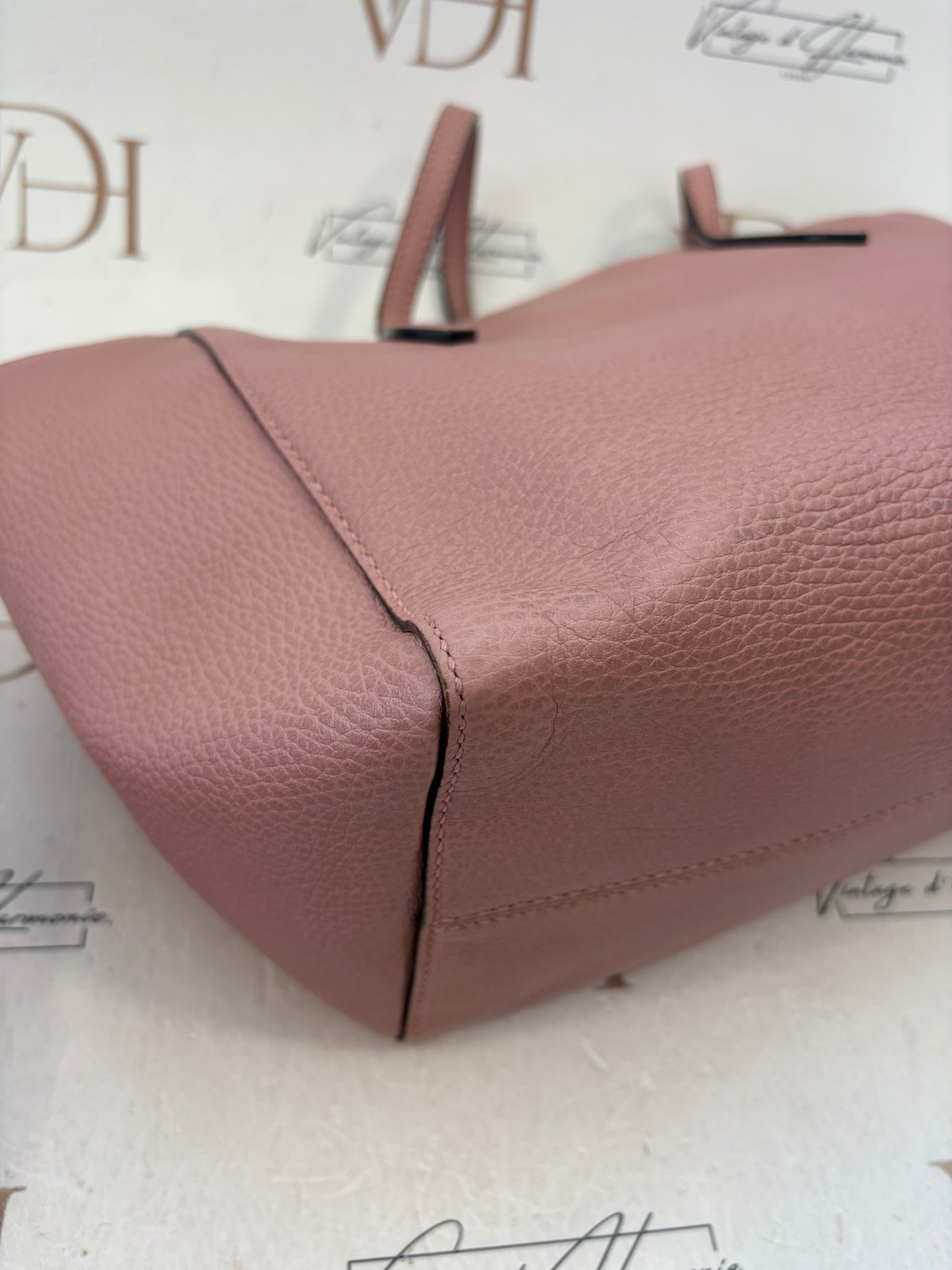 383907 - Gucci Swing