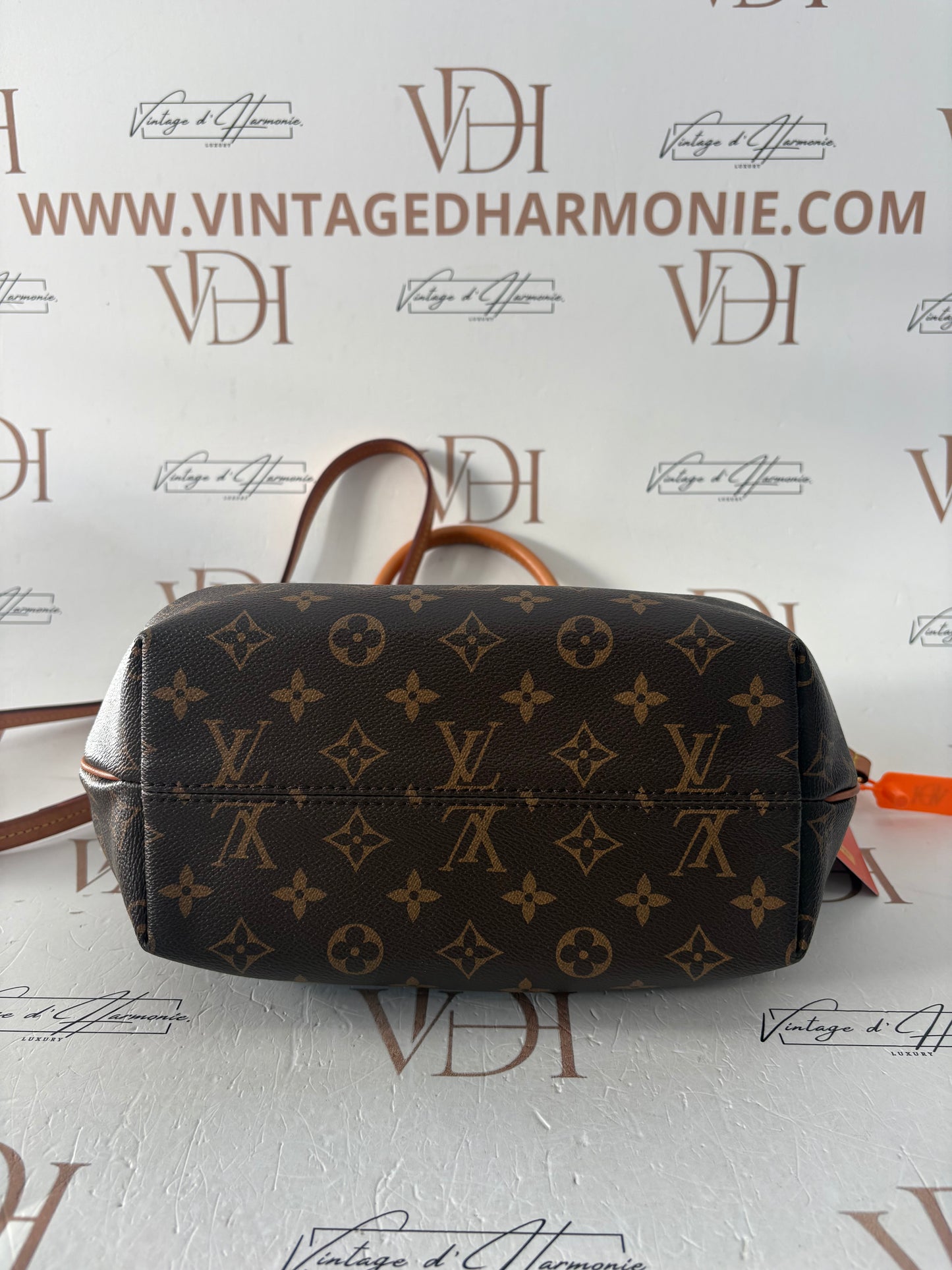 383821 - Louis Vuitton Turenne