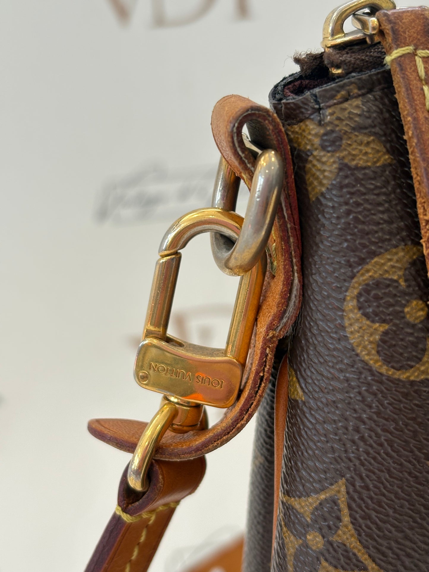 017228 - Louis Vuitton Turenne MM