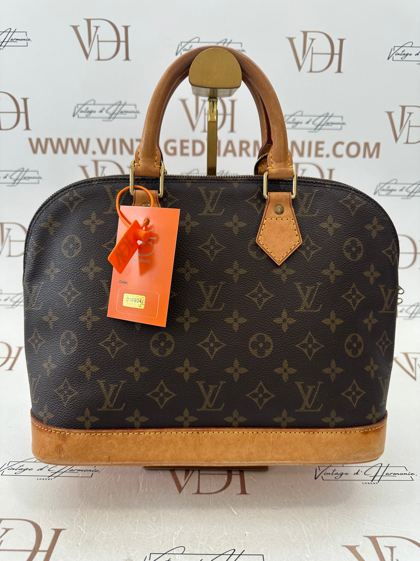 016904 - Louis Vuitton Alma