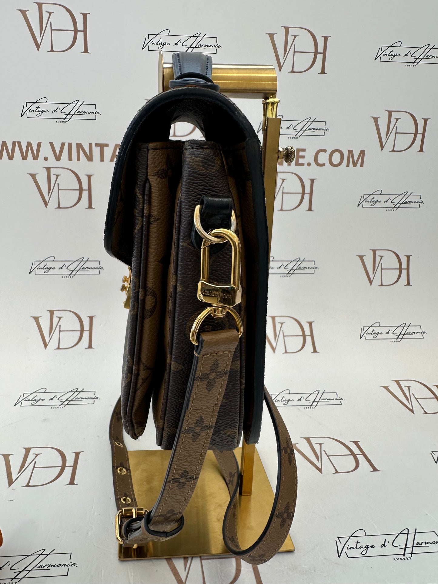 102326 - Louis Vuitton Metis Reverse
