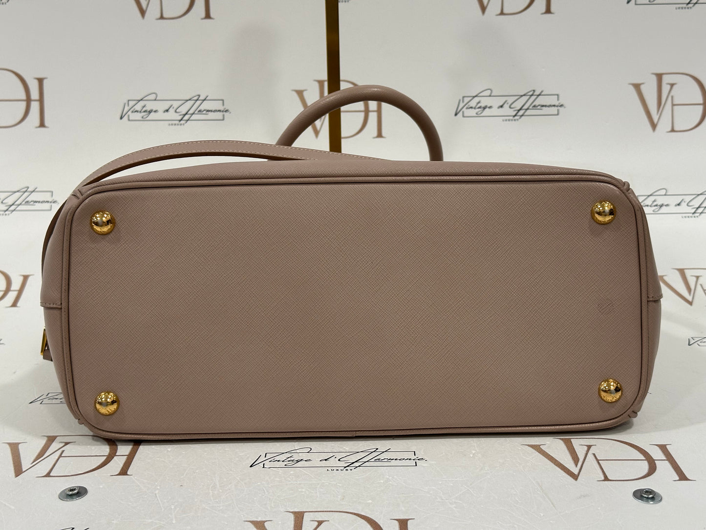 382988 - Prada Galleria