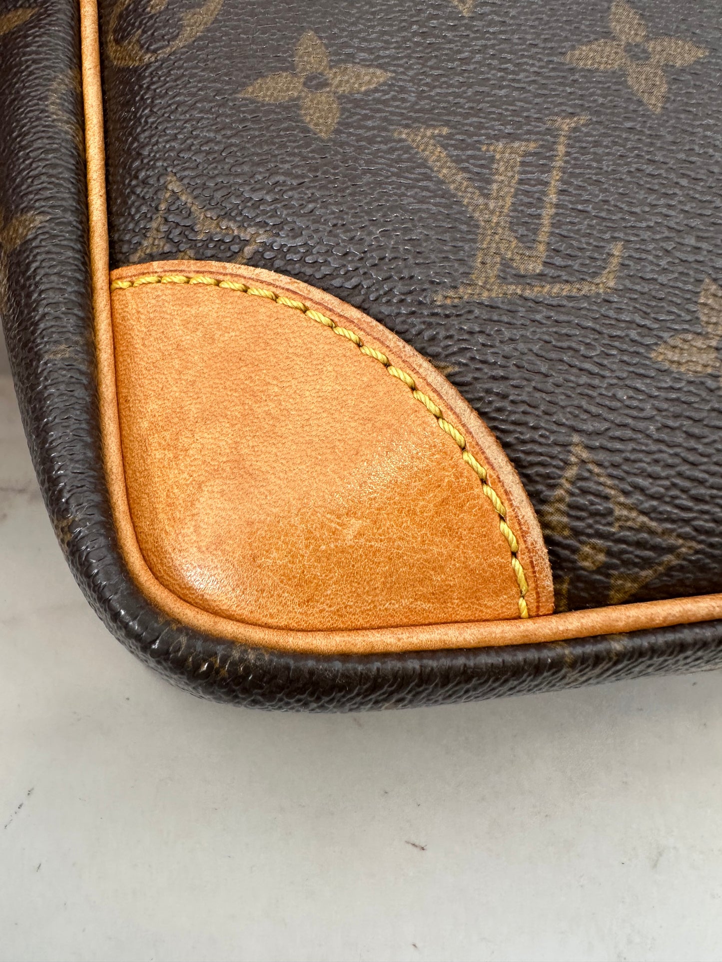 Louis Vuitton Trocadero 24