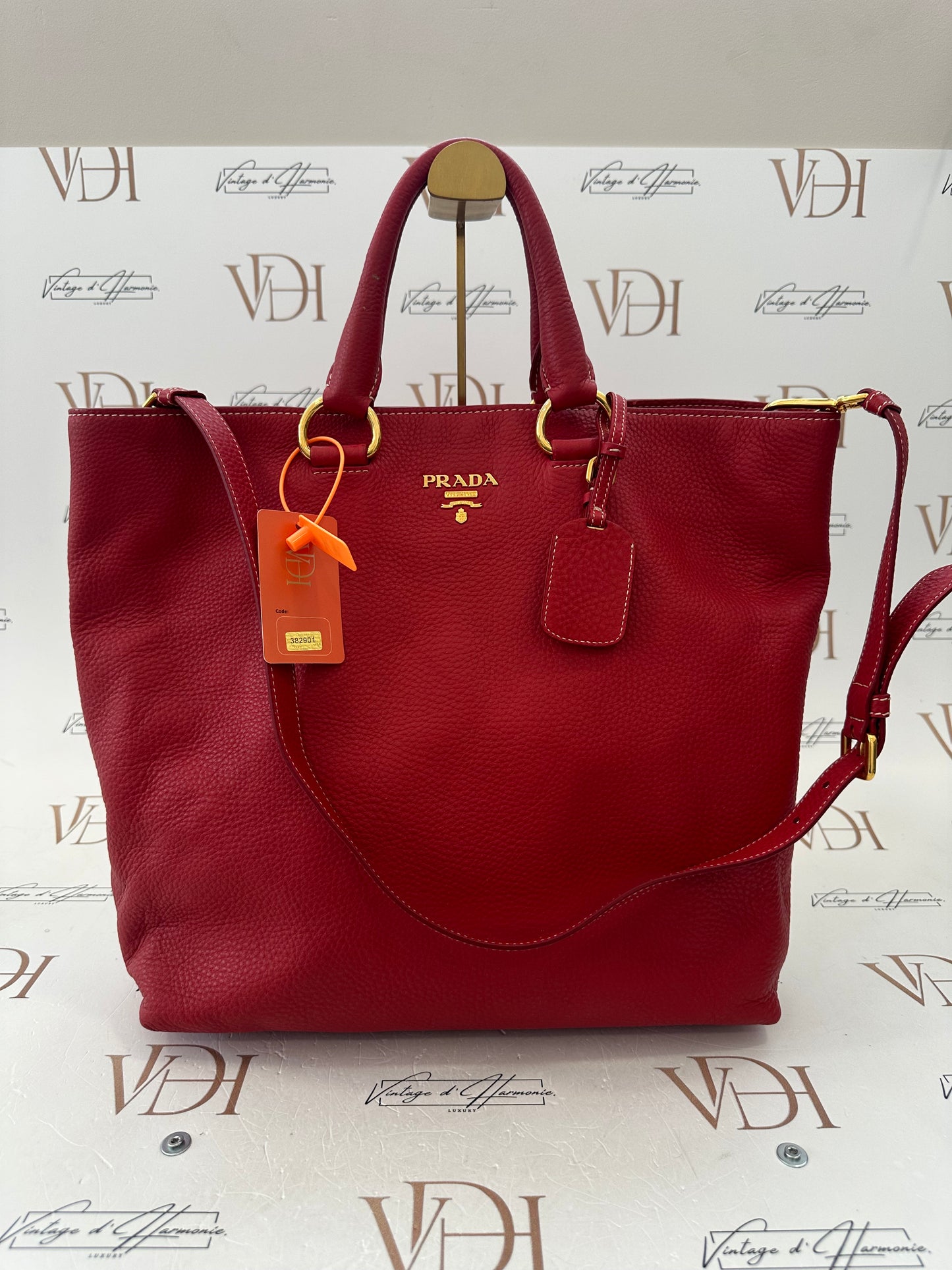 382901 - Prada Tote