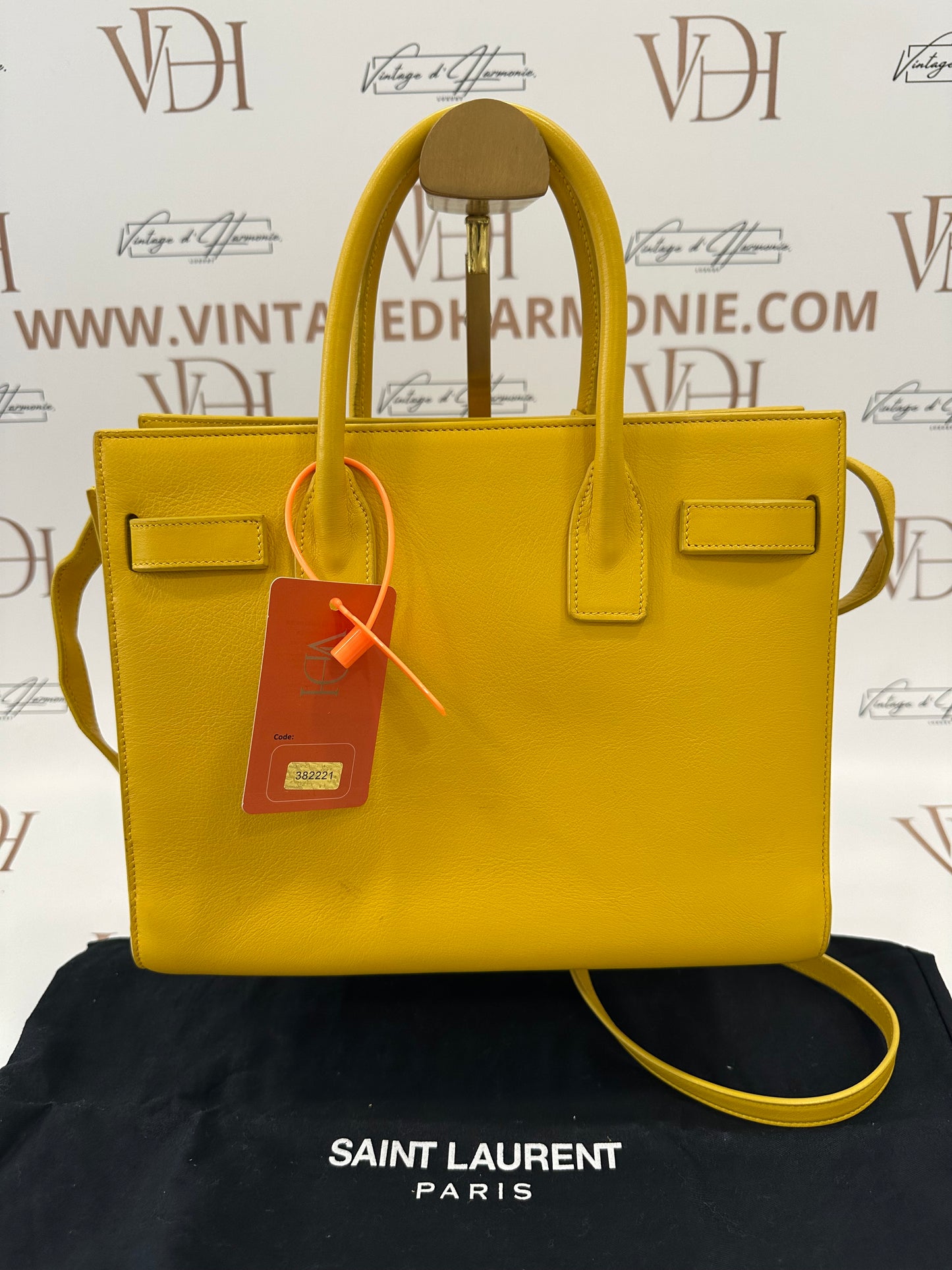 382221 - Saint Laurent Sac De Jour Baby Yellow