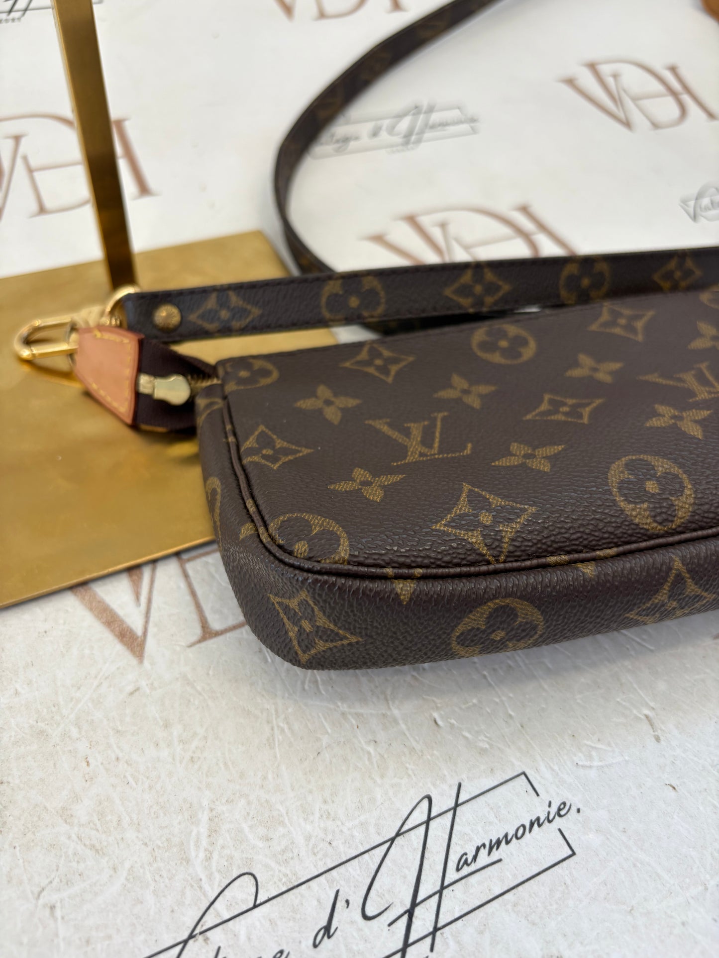 016972 - Louis Vuitton Pochette Accessoires