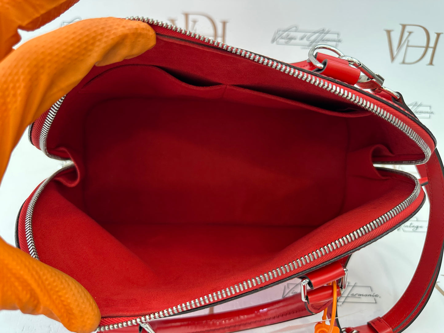 017886 - Louis Vuitton Alma Red Epi
