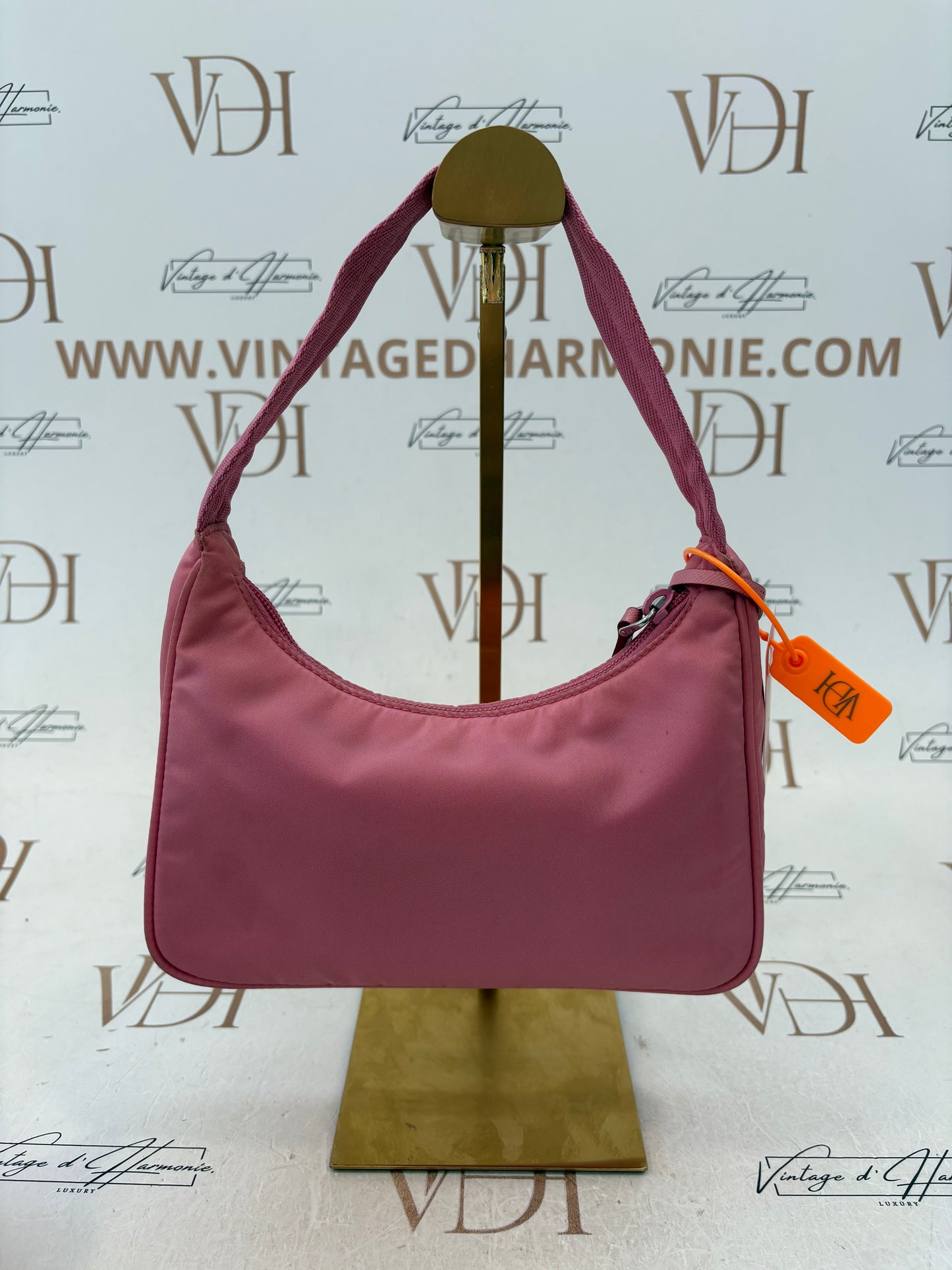 201160 - Prada Re-Edition 2000