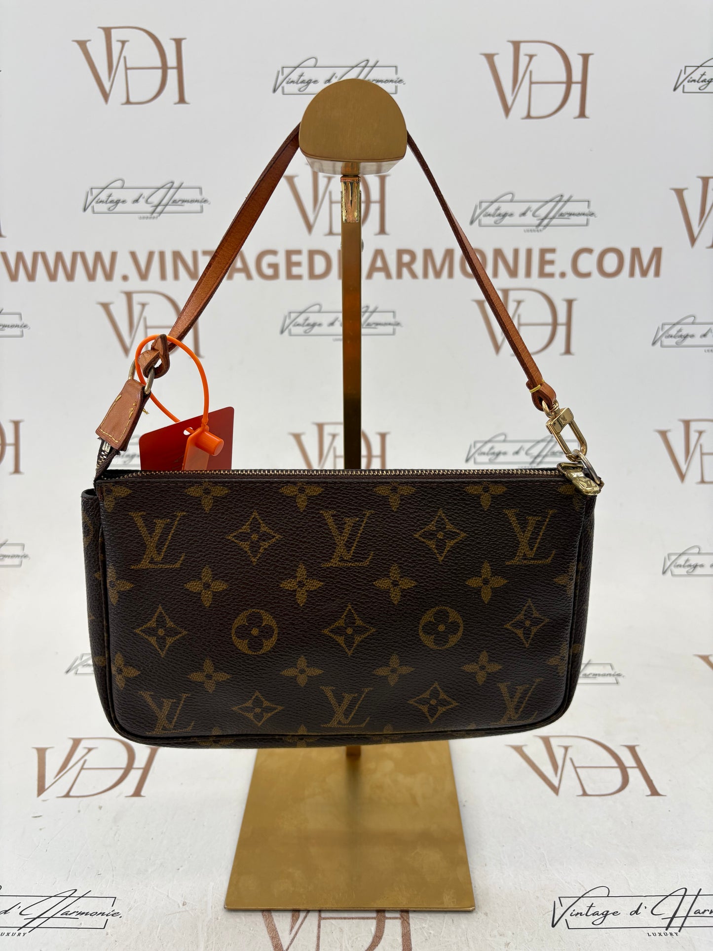 018261 - Louis Vuitton Pochette Accessoires