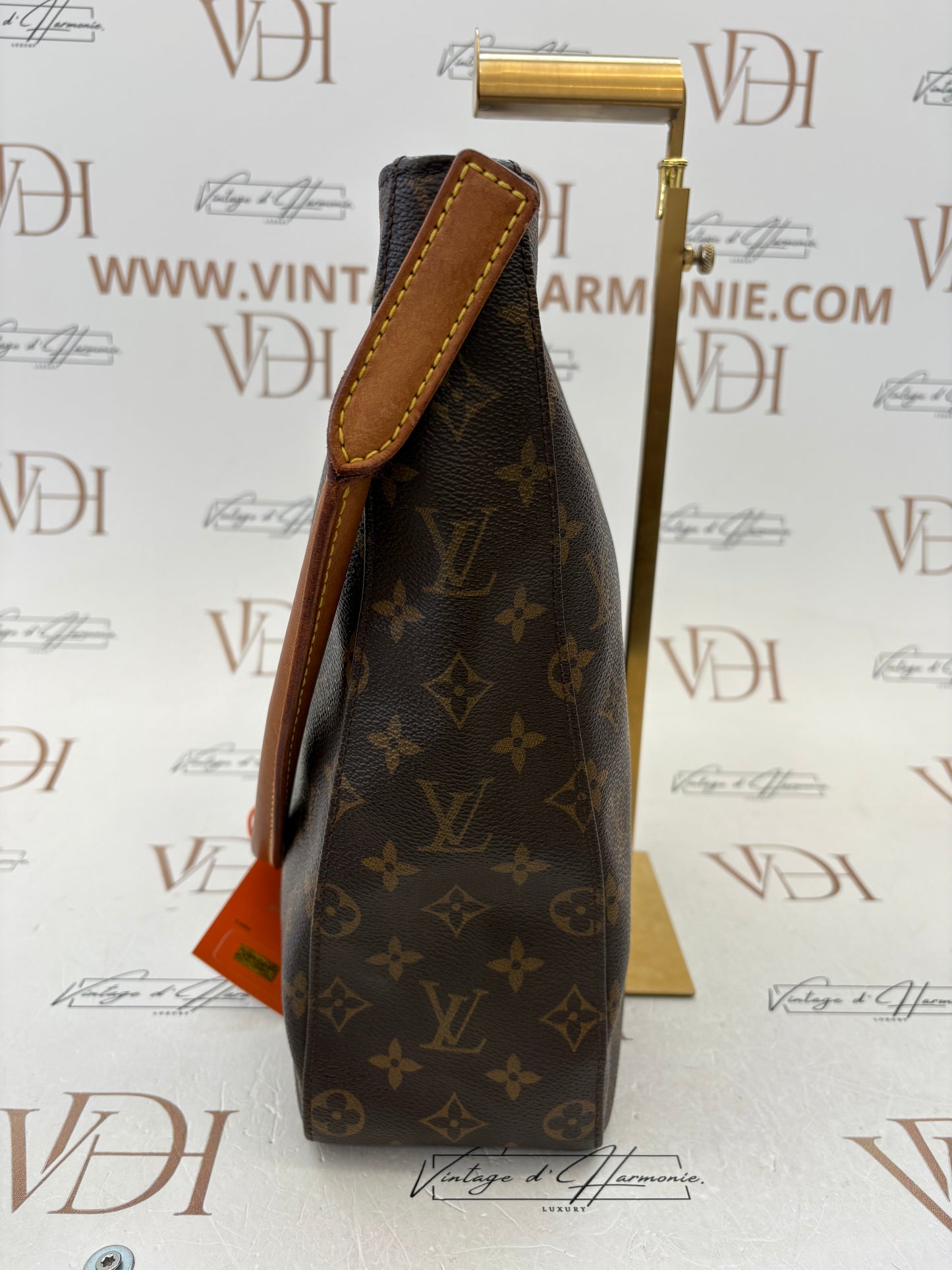 017684 - Louis Vuitton Looping GM