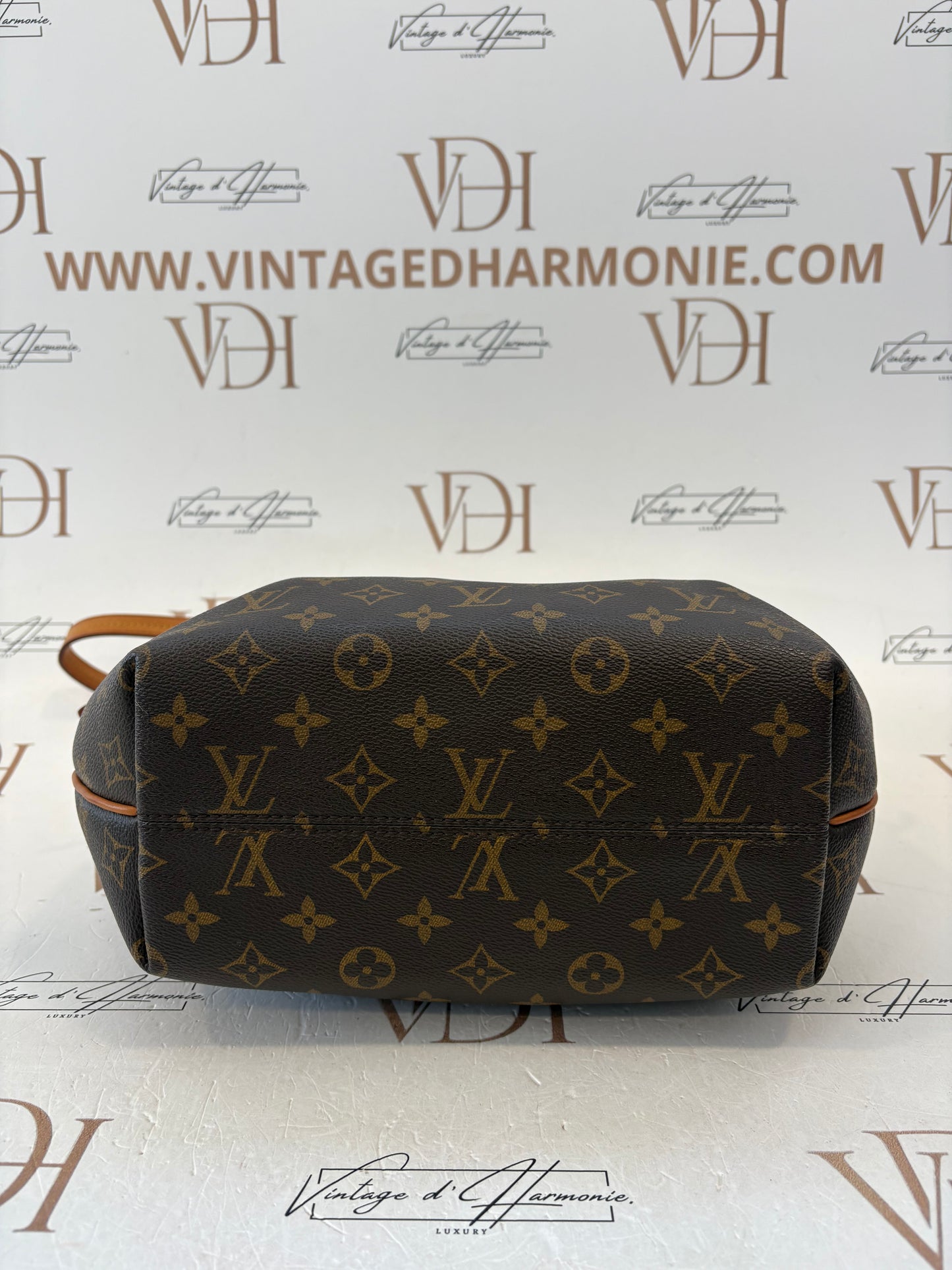 383820 - Louis Vuitton Turenne