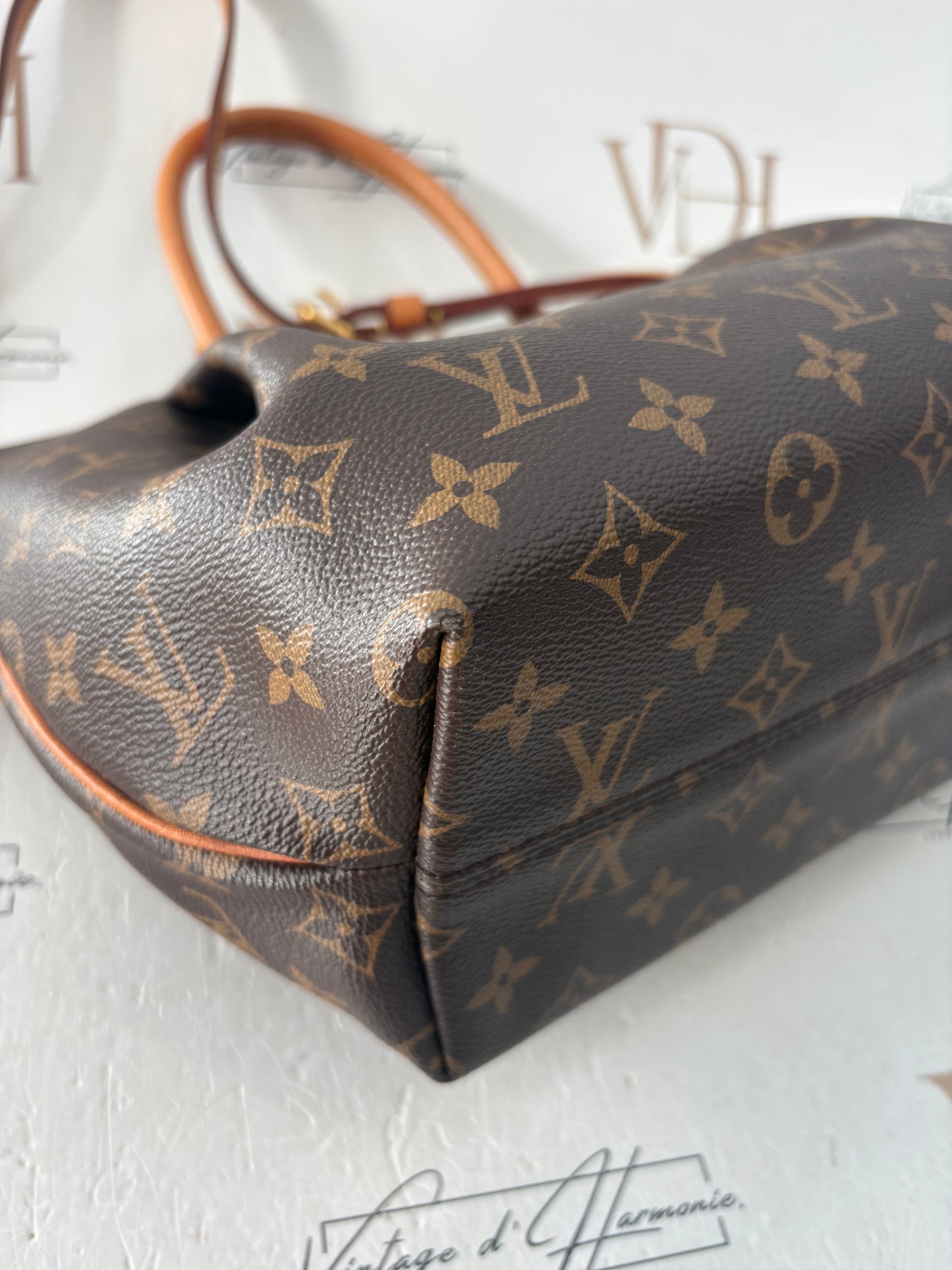 383821 - Louis Vuitton Turenne