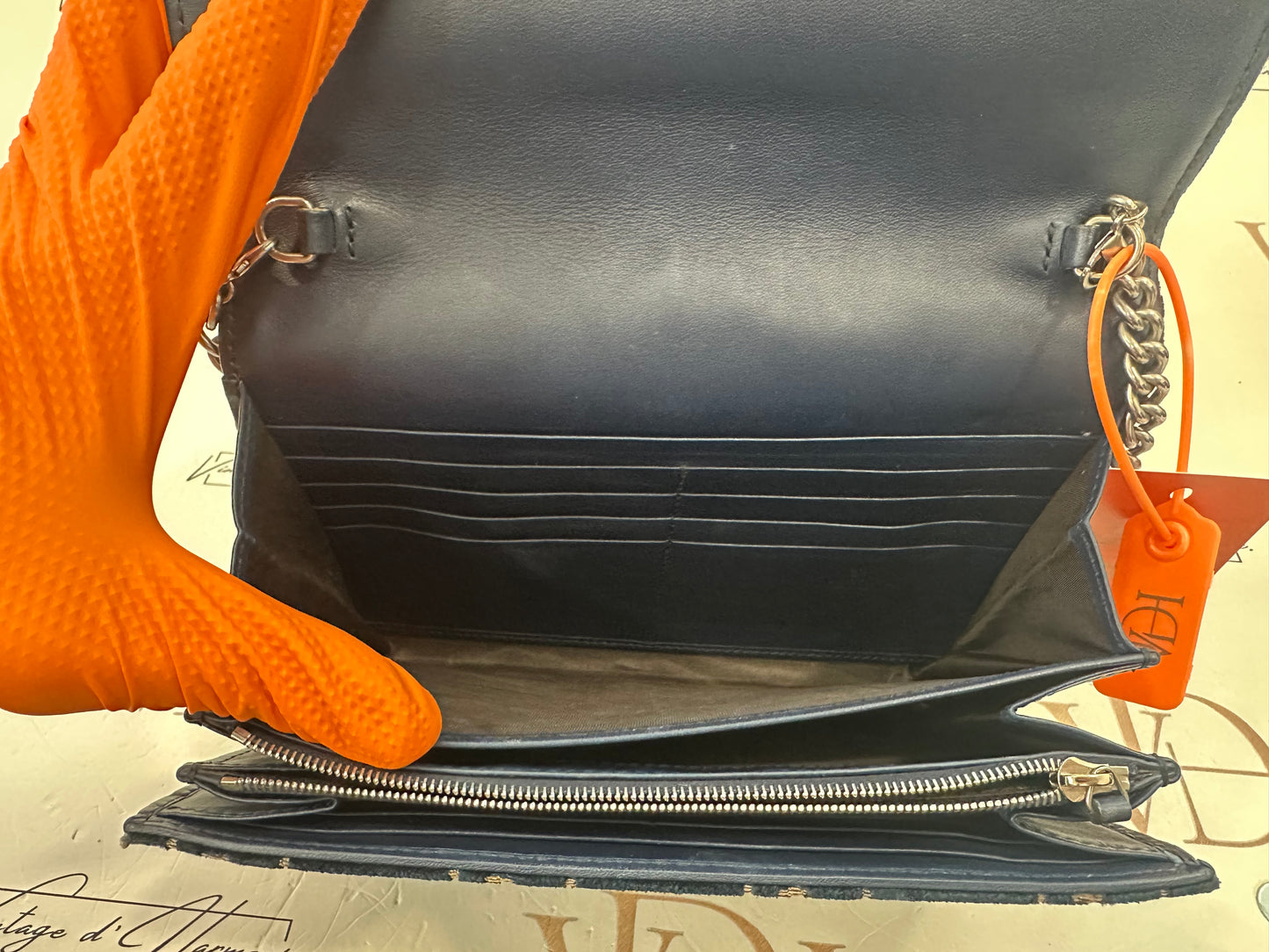 382239 - Gucci Dionysus