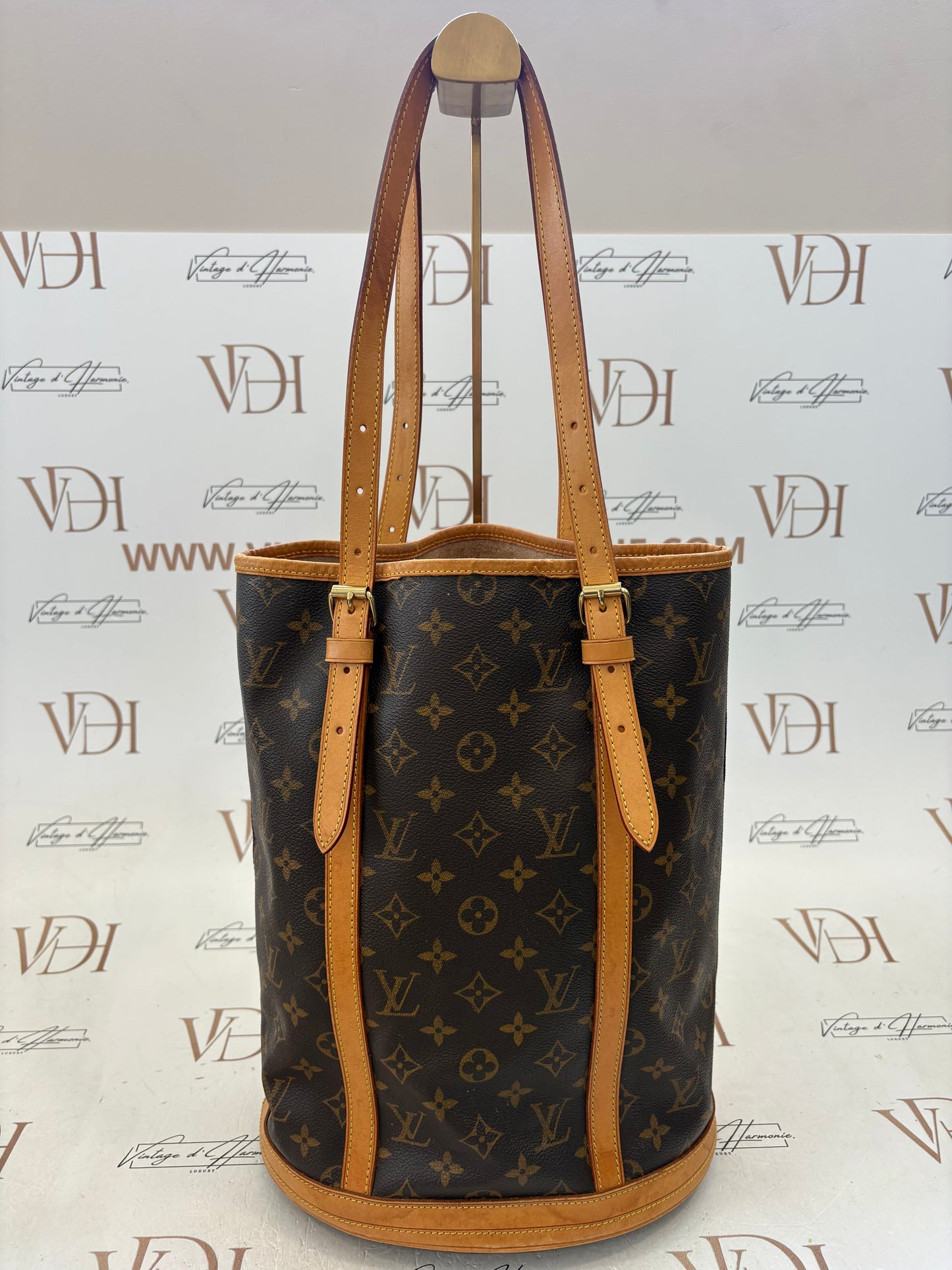 018332  - Louis Vuitton Bucket GM