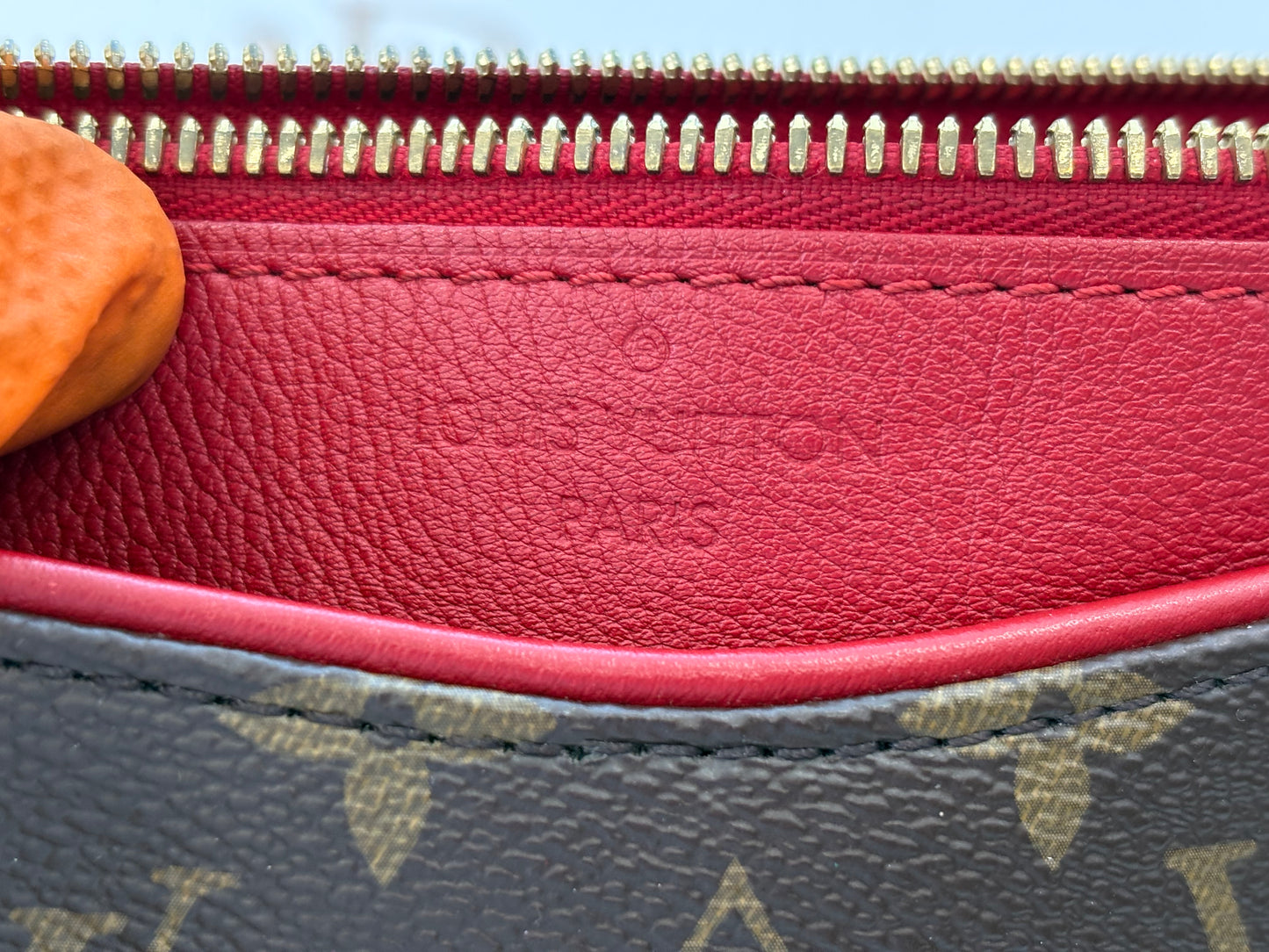 201112 - Louis Vuitton Pallas