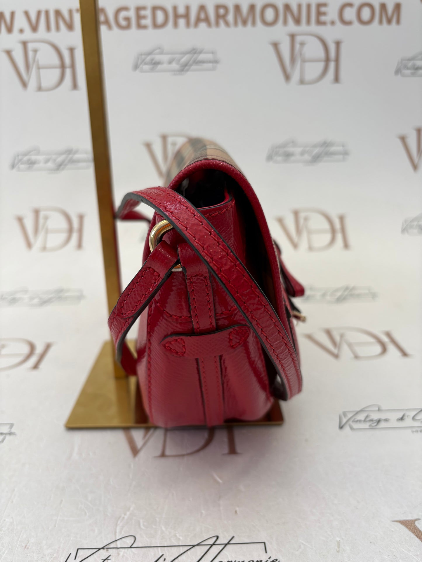 018974 - Burberry Red House