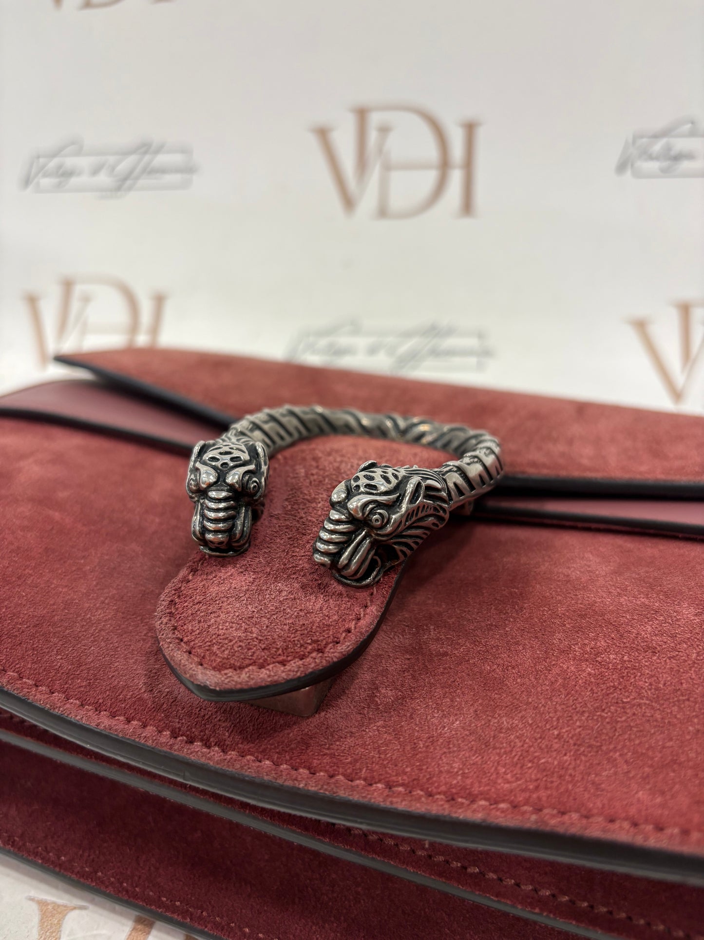 201000 - Gucci Dionysus
