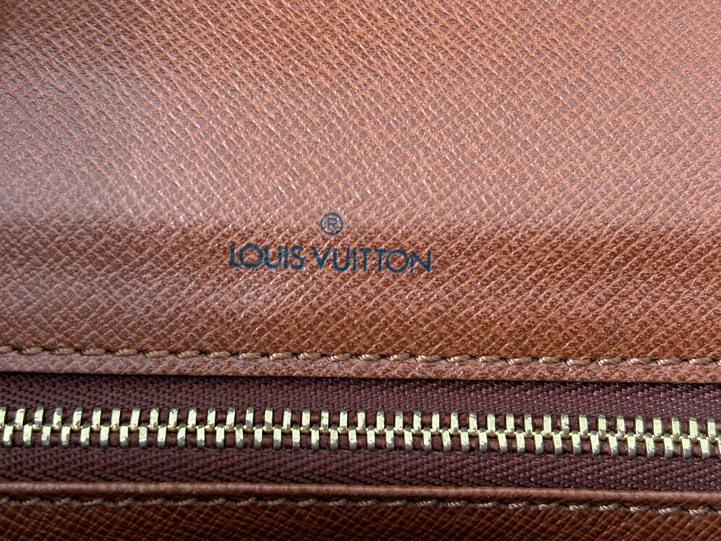 018271 - Louis Vuitton Concorde