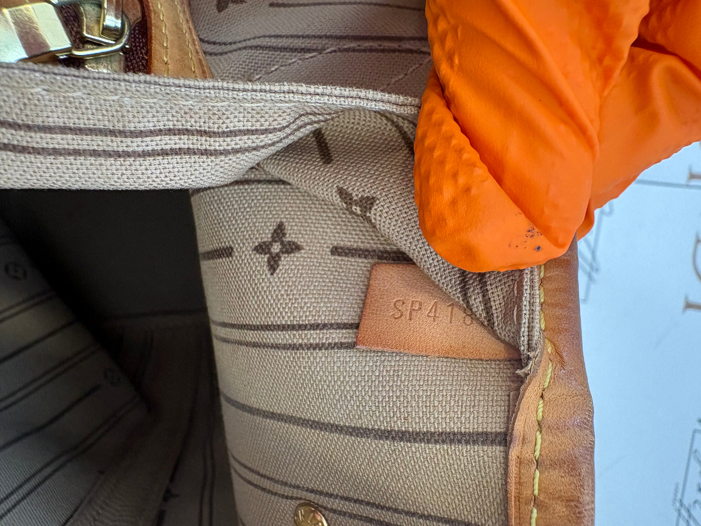 383924- Louis Vuitton Neverfull