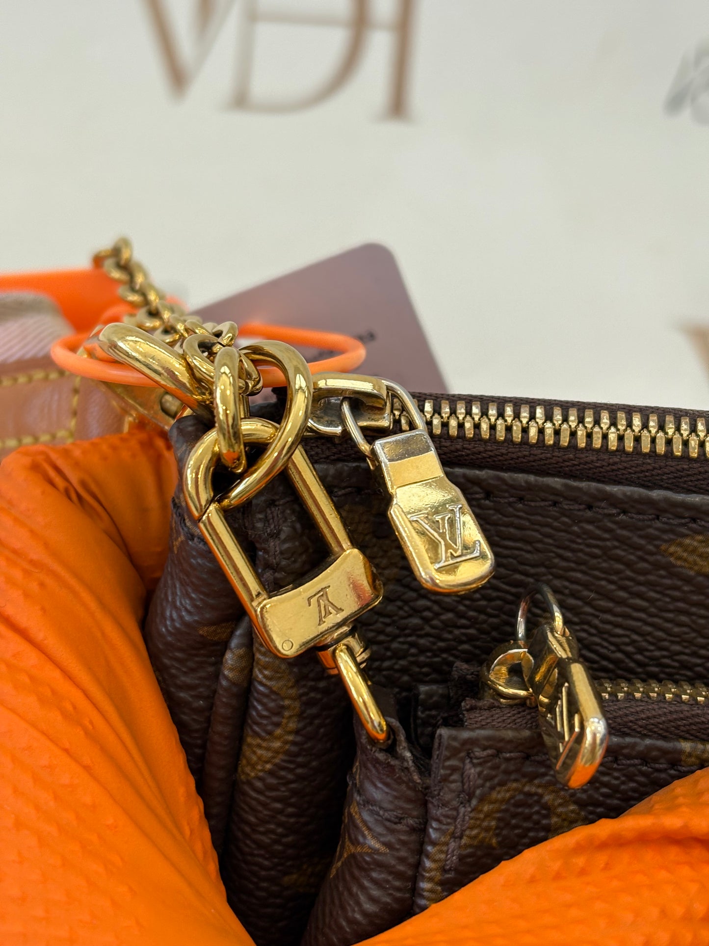 383754 - Louis Vuitton Multipochette