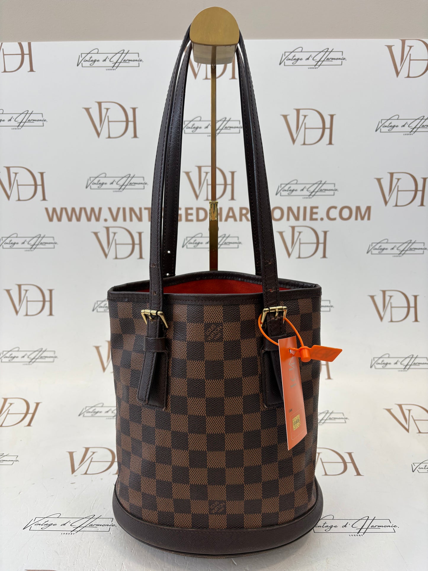 018058 - Louis Vuitton Marais