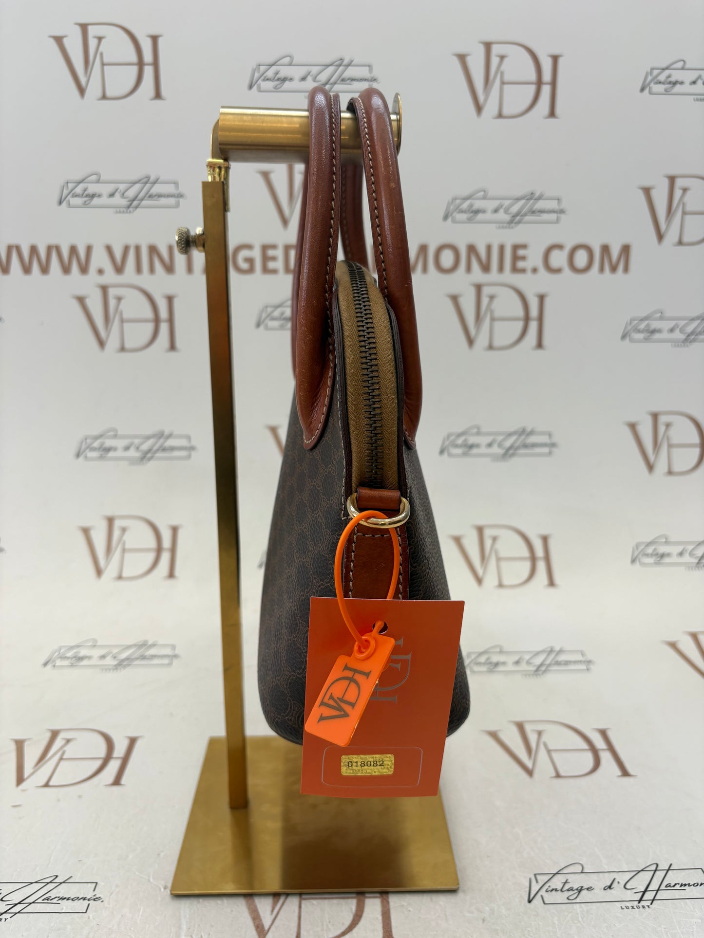 018082 - Céline Brown PVC Macadam